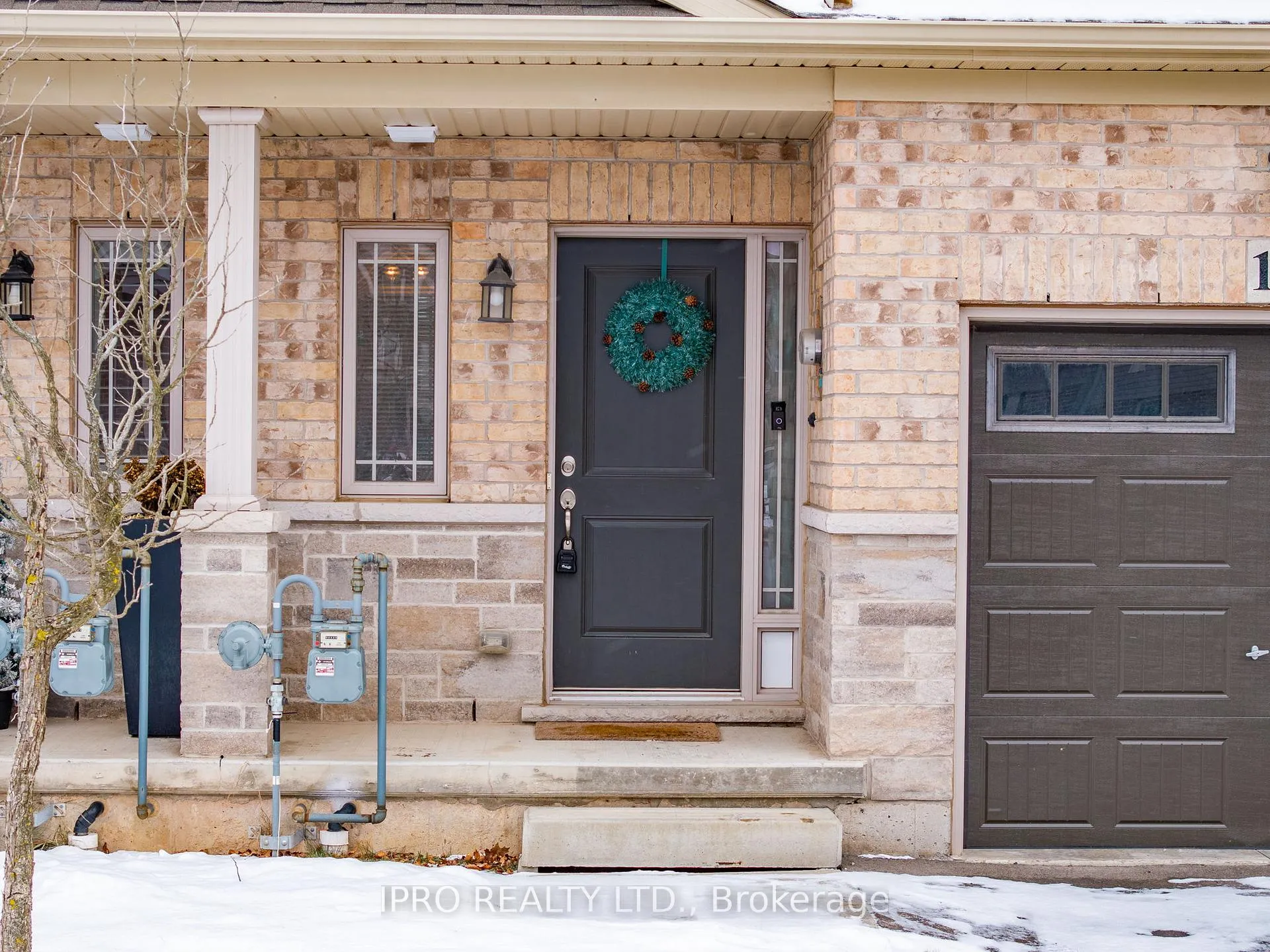Photo 2 of 18 Serenity Lane, Hamilton, Stoney Creek Mountain — HOMEH