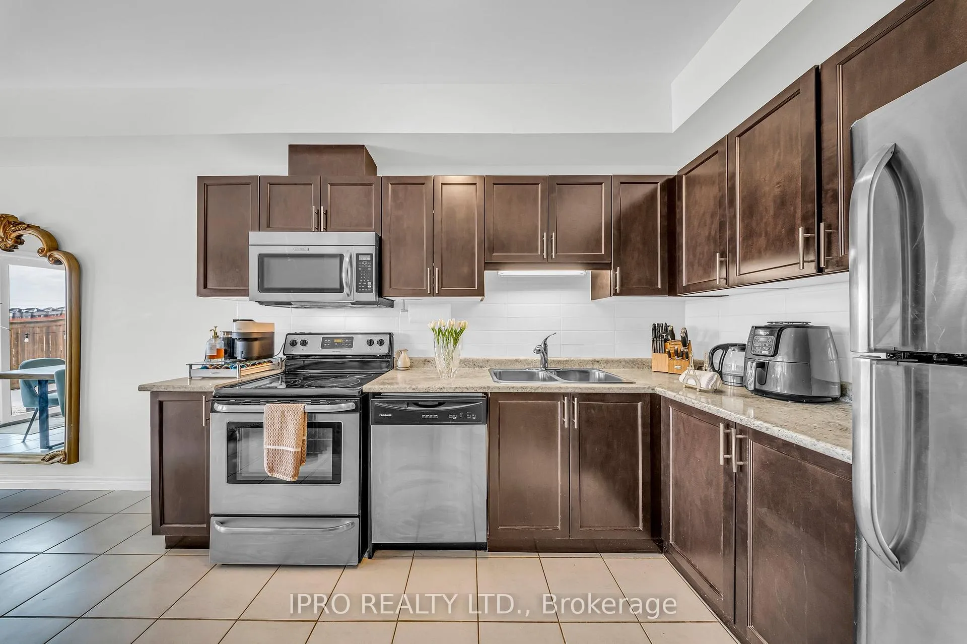 Photo 10 of 18 Serenity Lane, Hamilton, Stoney Creek Mountain — HOMEH