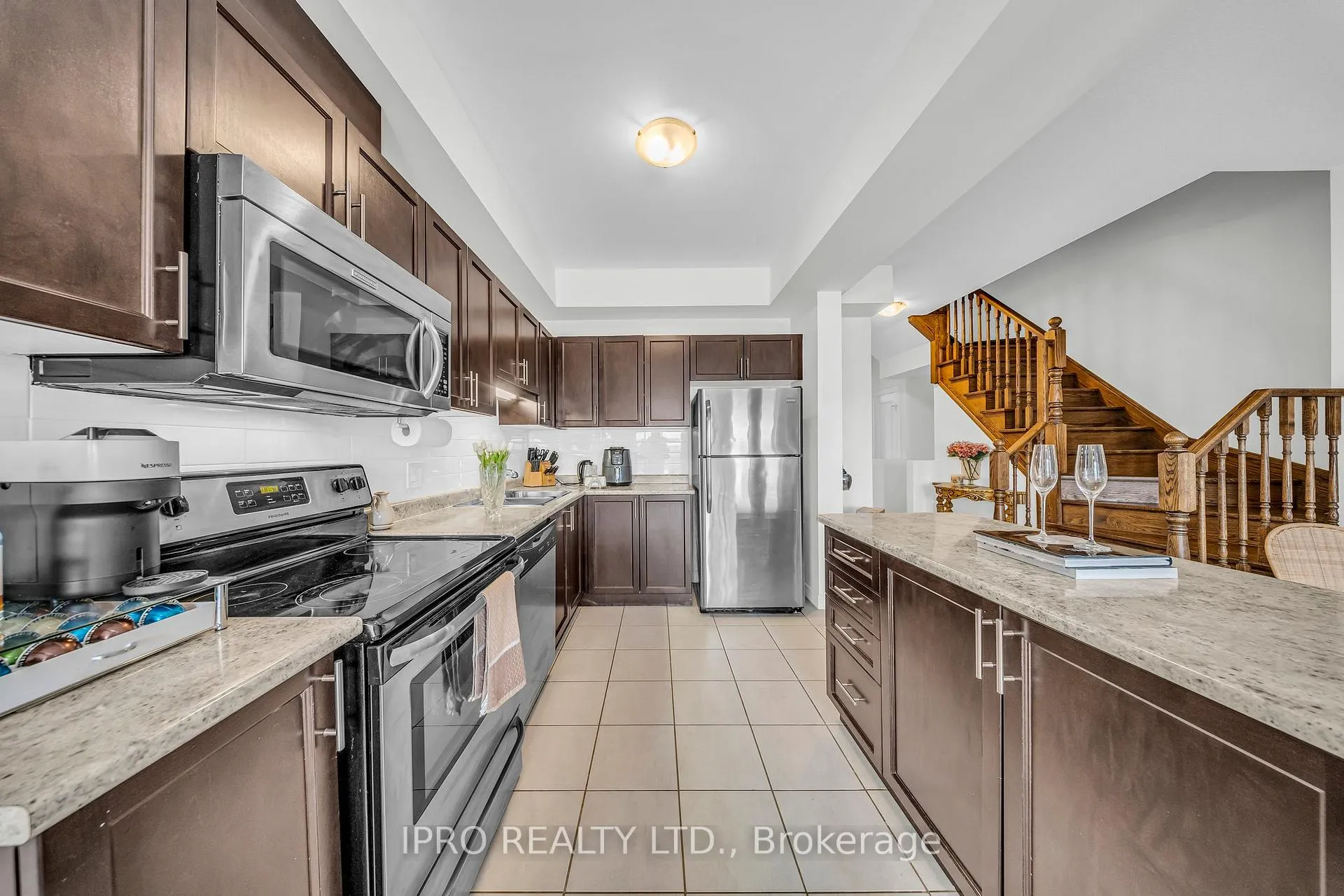 Photo 11 of 18 Serenity Lane, Hamilton, Stoney Creek Mountain — HOMEH