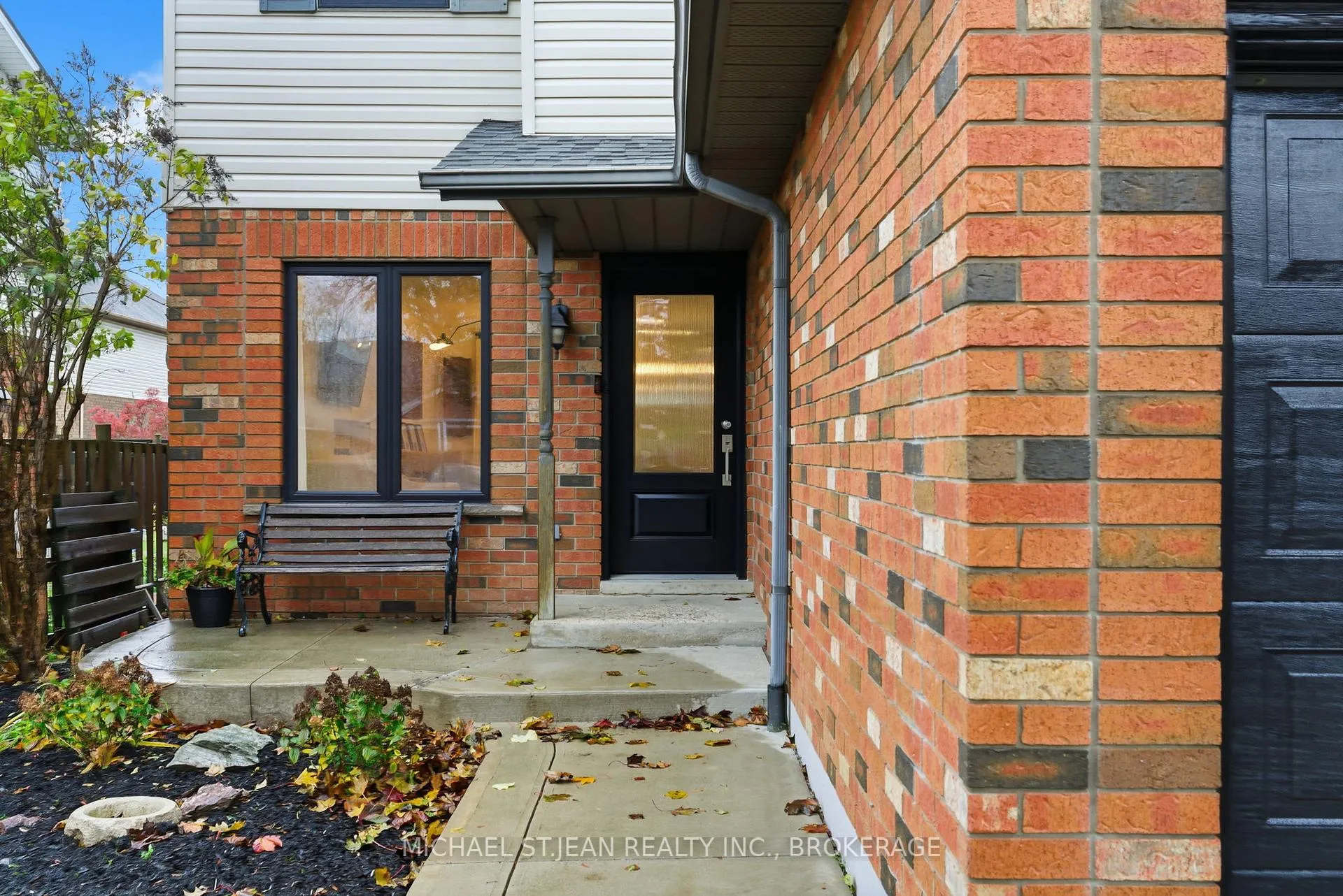 Photo 5 of 92 Colin Crescent, Hamilton, Jerome — HOMEH