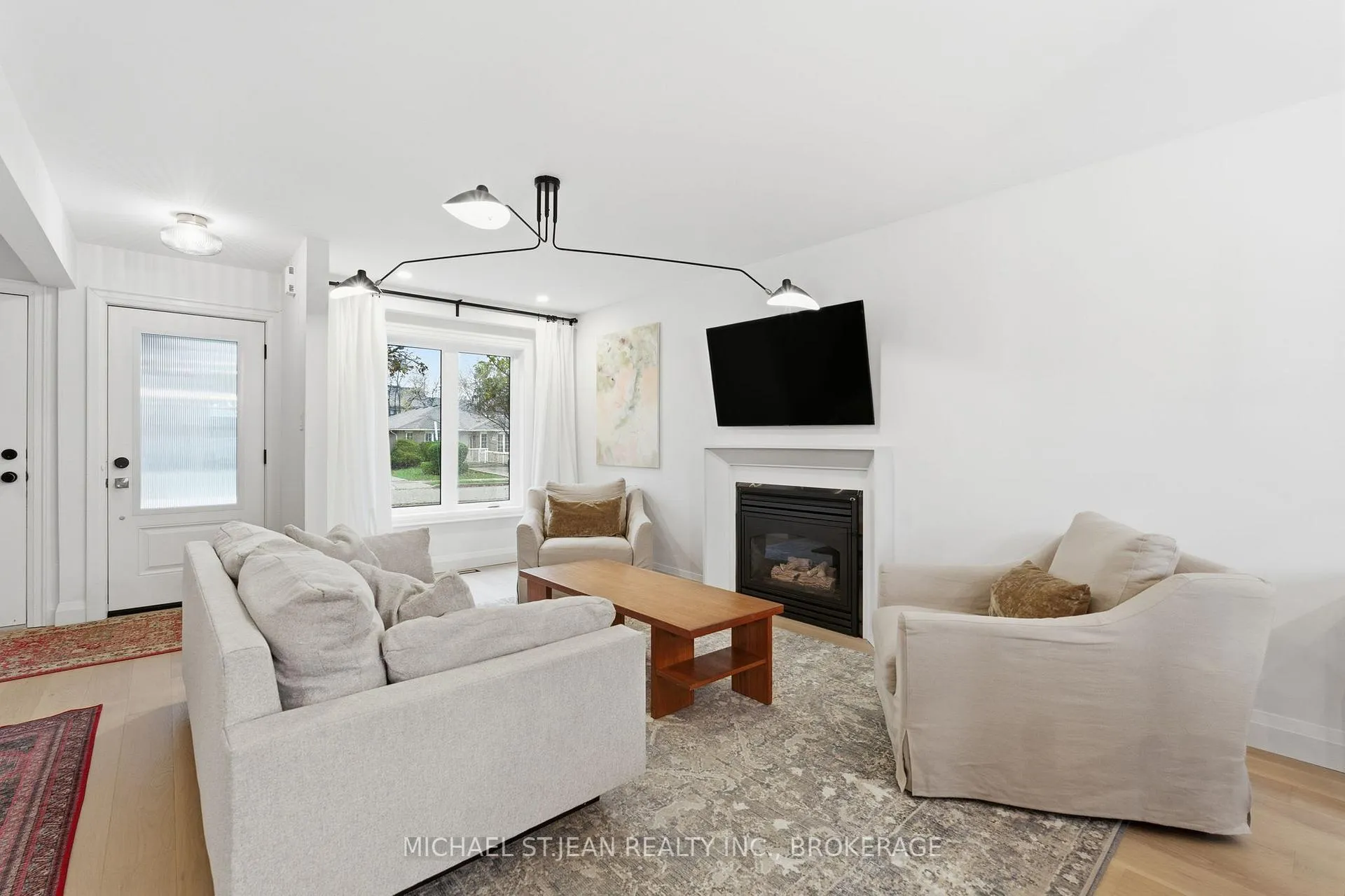 Photo 8 of 92 Colin Crescent, Hamilton, Jerome — HOMEH
