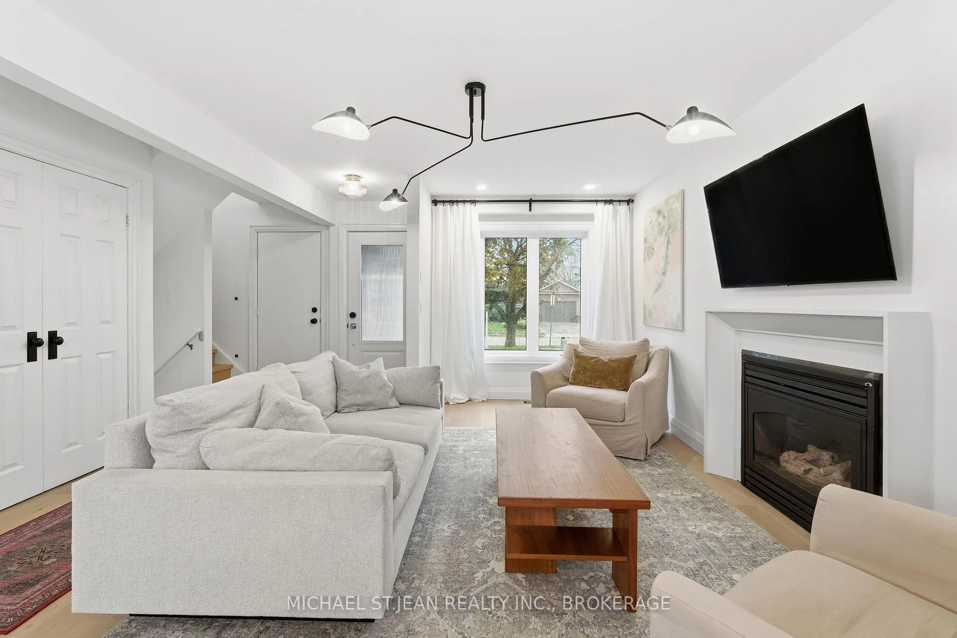 Photo 9 of 92 Colin Crescent, Hamilton, Jerome — HOMEH