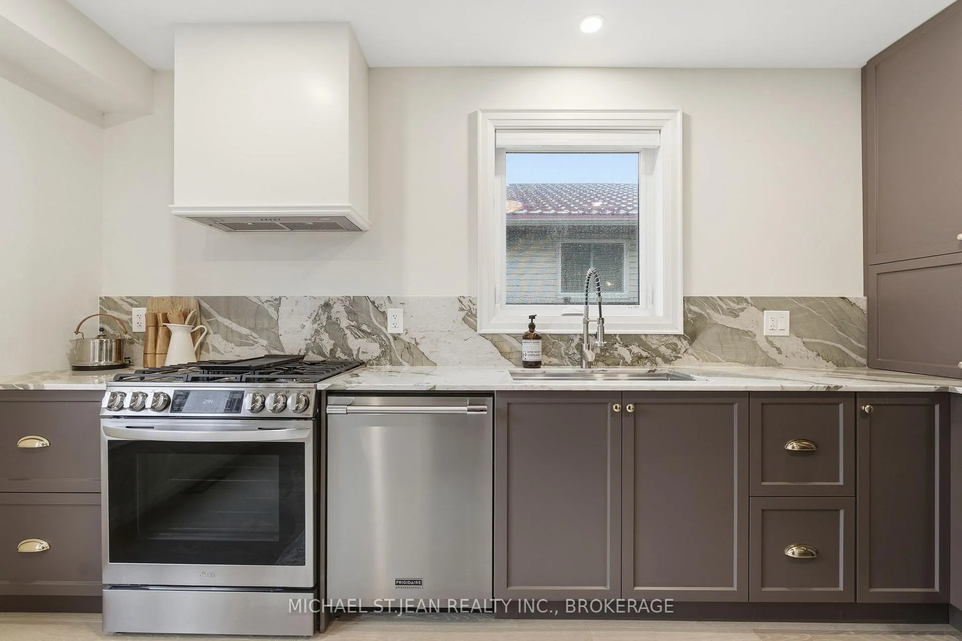 Photo 13 of 92 Colin Crescent, Hamilton, Jerome — HOMEH