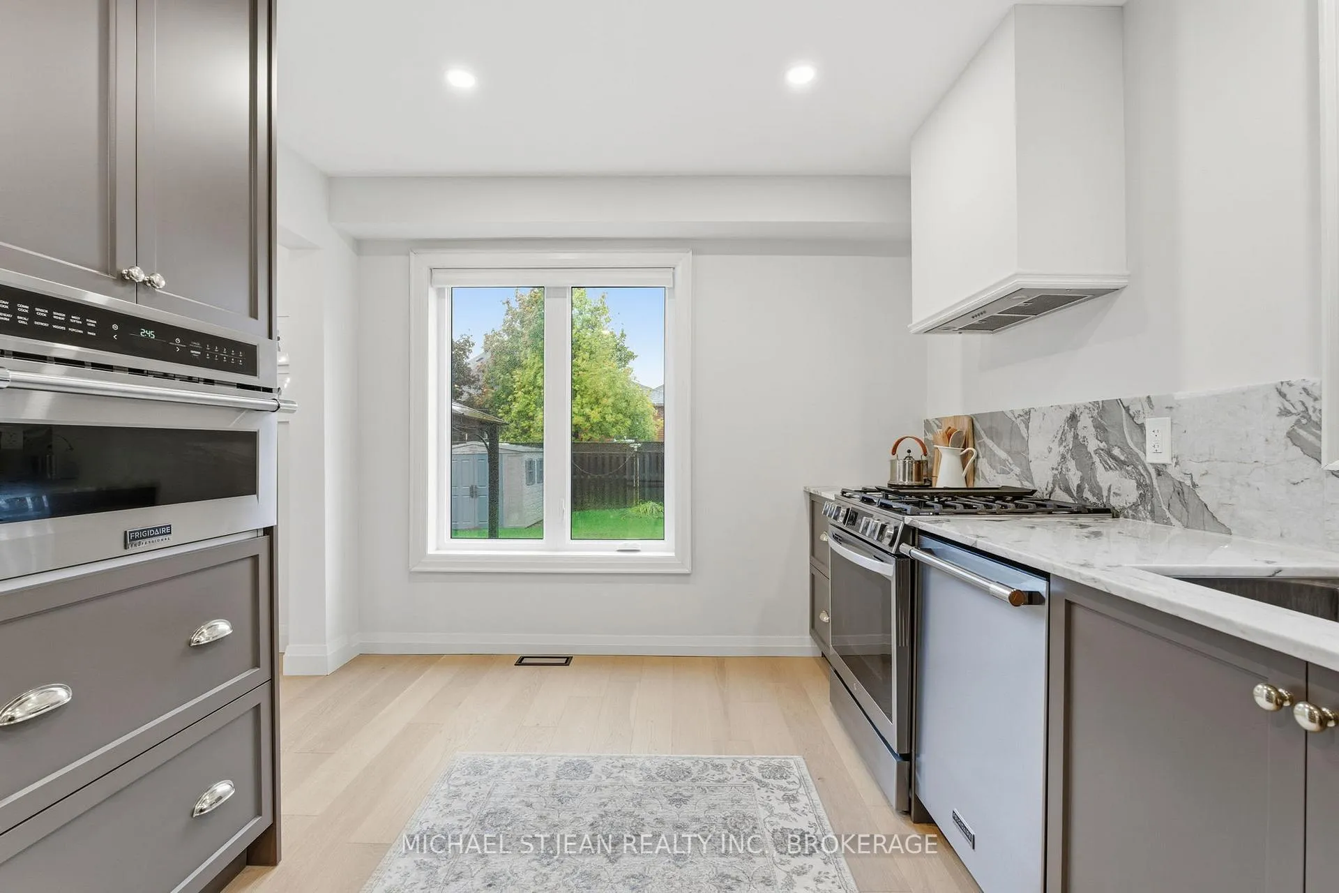 Photo 16 of 92 Colin Crescent, Hamilton, Jerome — HOMEH