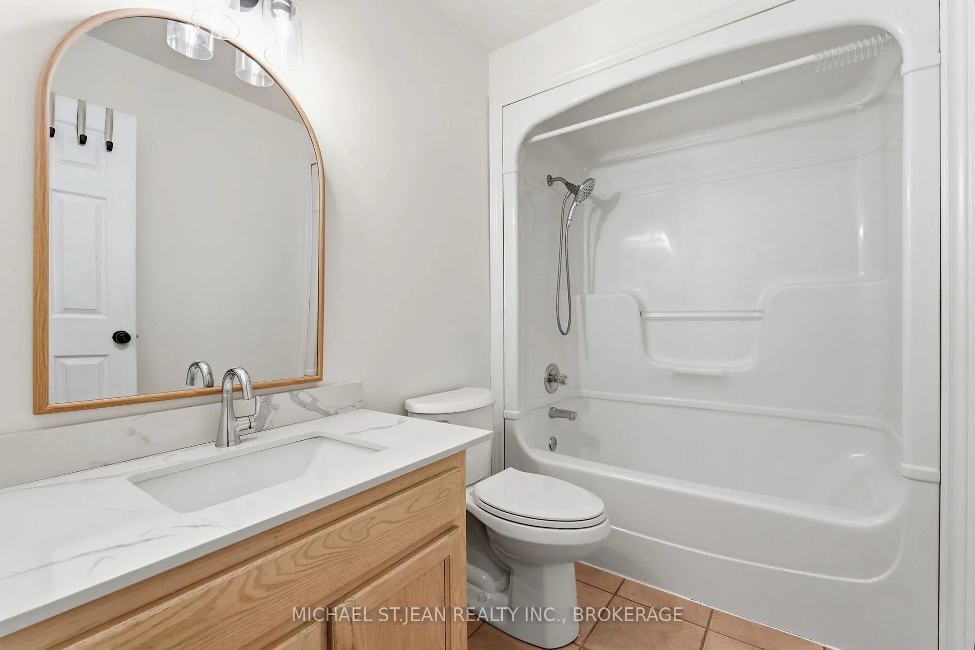 Photo 35 of 92 Colin Crescent, Hamilton, Jerome — HOMEH