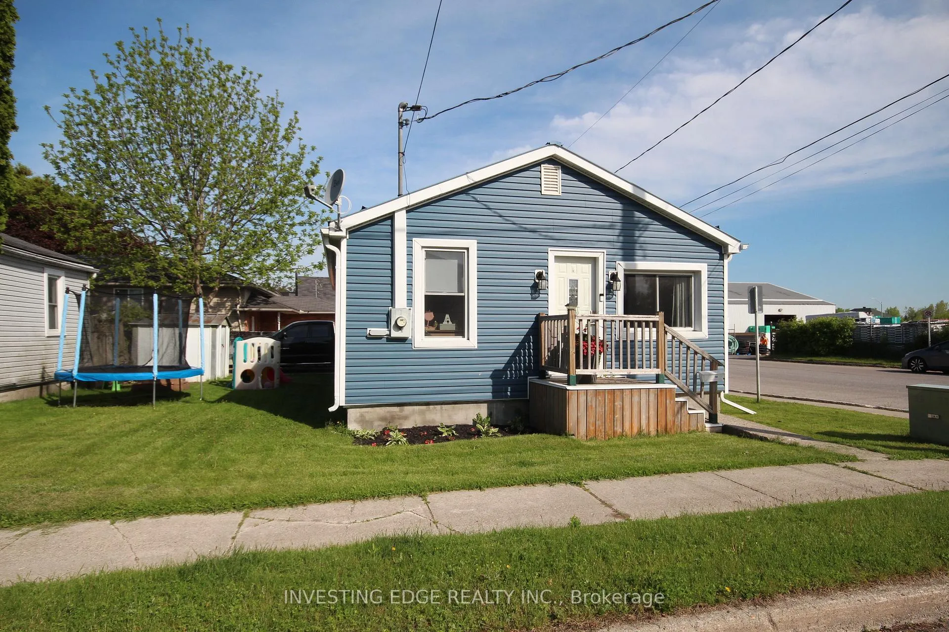 Front of 48 Bentinck Street S