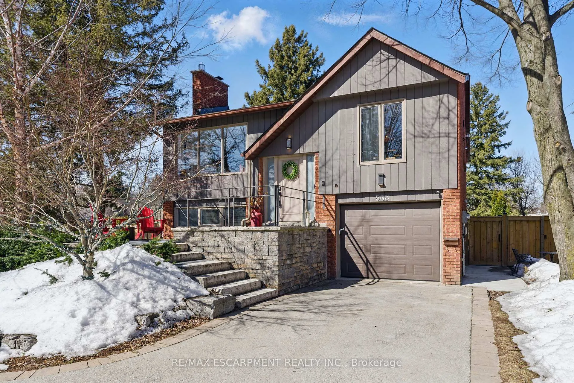 Photo 1 of 563 Tuscarora Drive, Hamilton, Ancaster — HOMEH