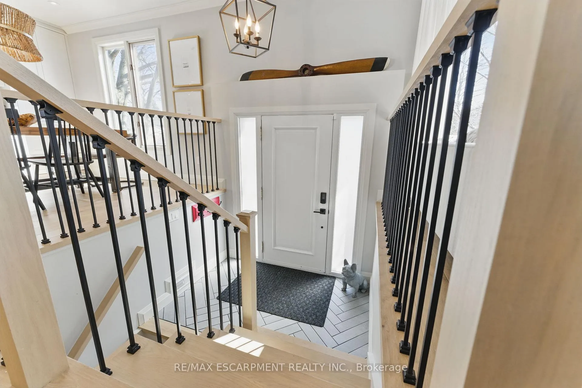 Photo 2 of 563 Tuscarora Drive, Hamilton, Ancaster — HOMEH