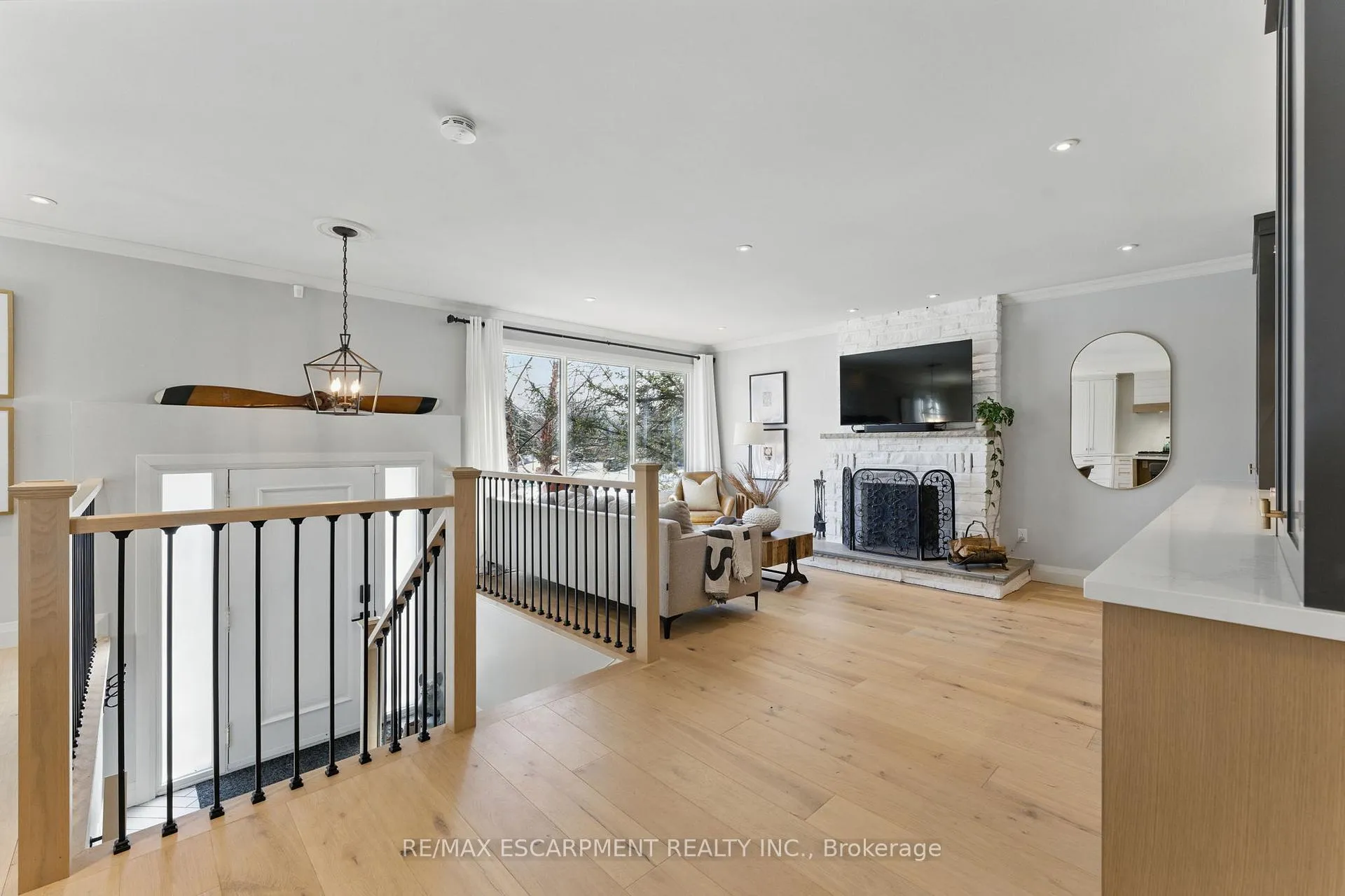 Photo 3 of 563 Tuscarora Drive, Hamilton, Ancaster — HOMEH