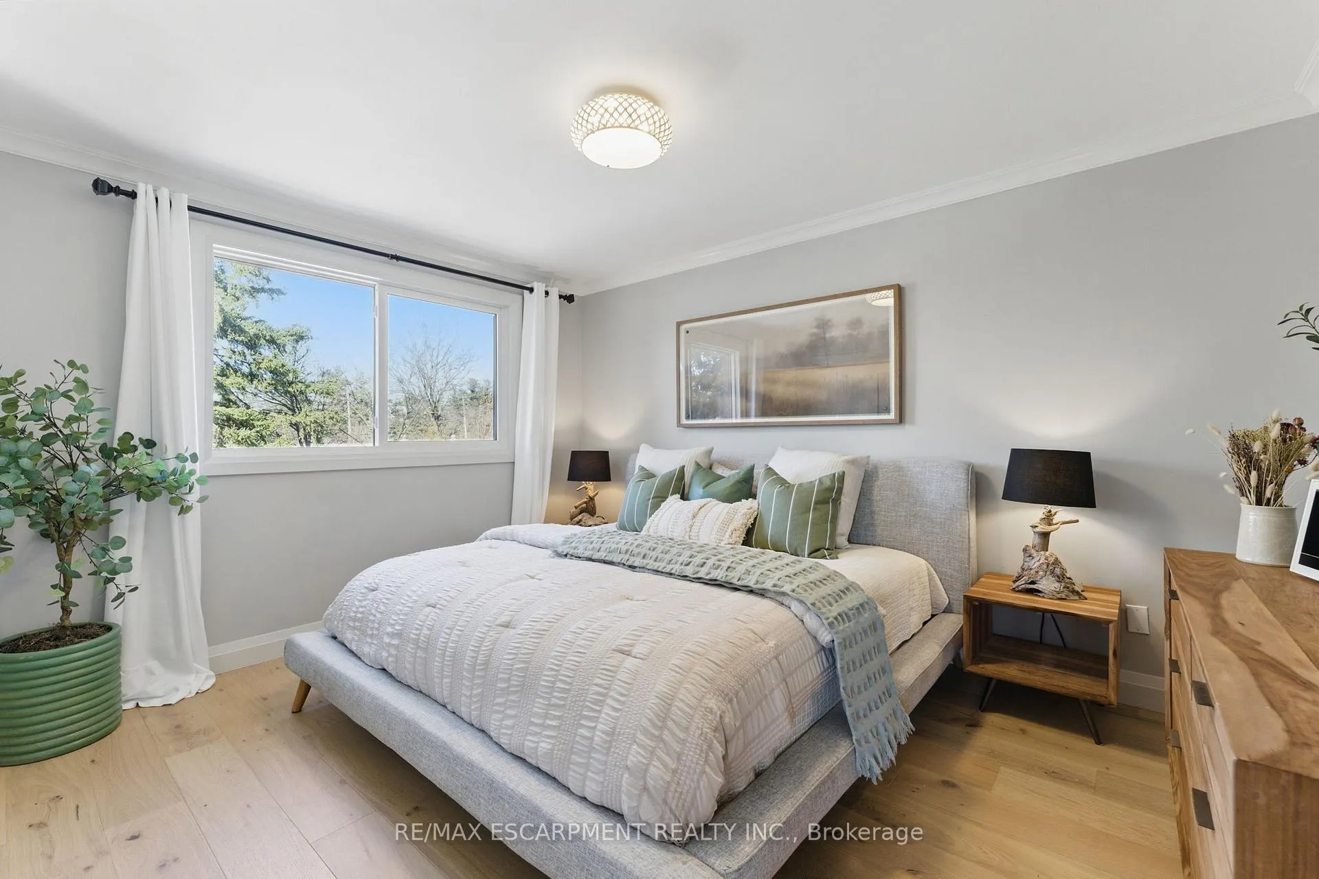 Photo 12 of 563 Tuscarora Drive, Hamilton, Ancaster — HOMEH