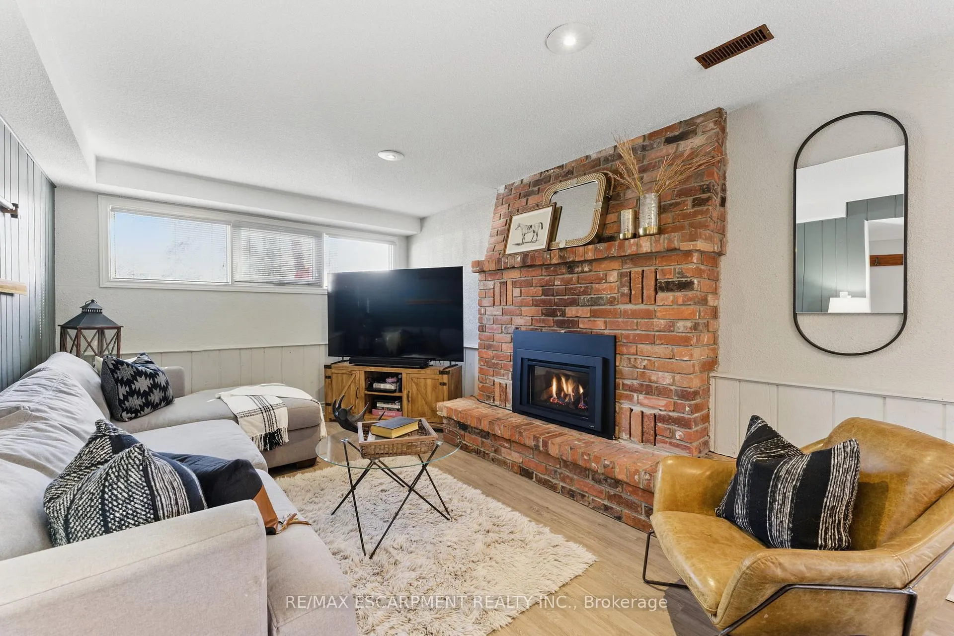 Photo 16 of 563 Tuscarora Drive, Hamilton, Ancaster — HOMEH