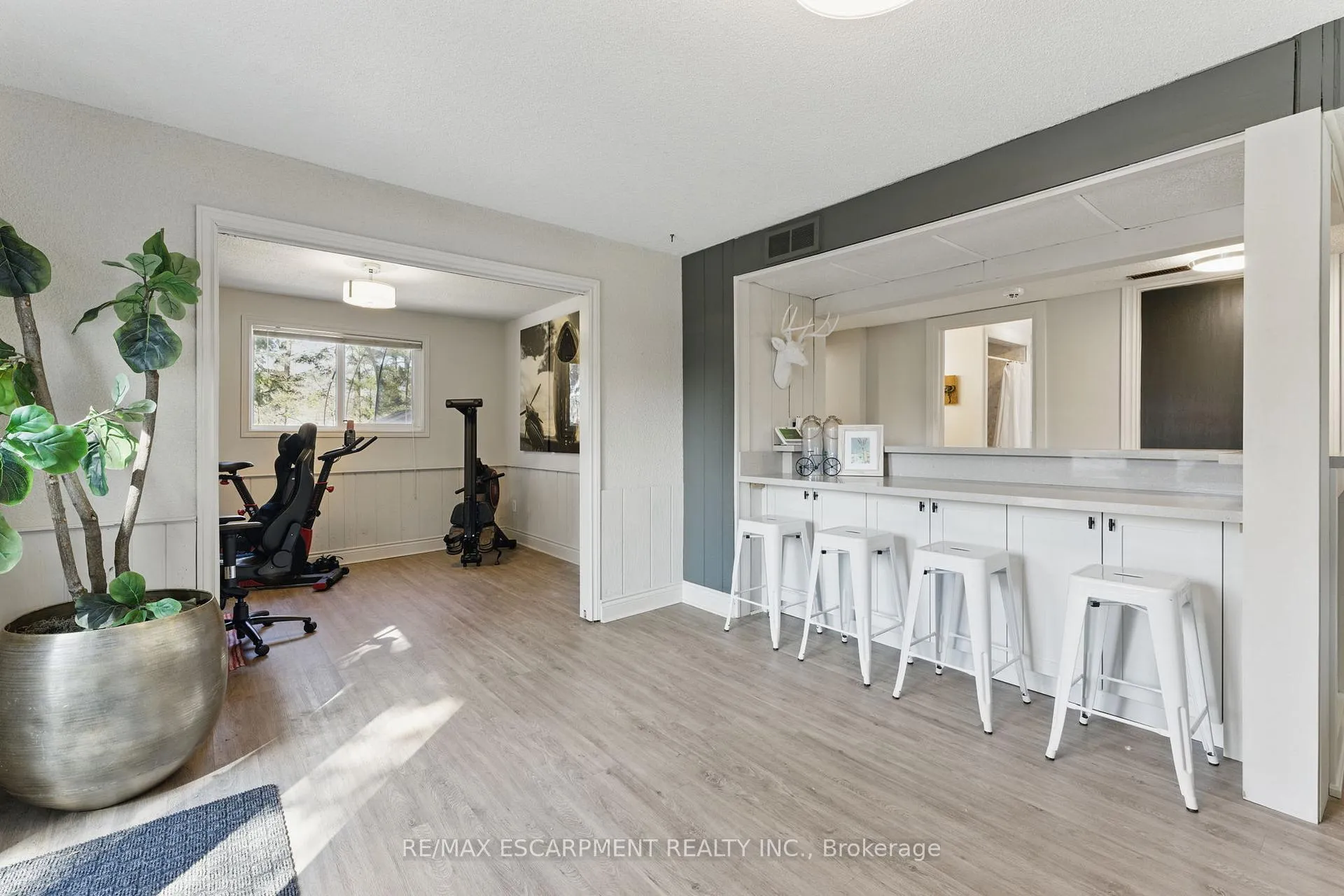 Photo 18 of 563 Tuscarora Drive, Hamilton, Ancaster — HOMEH