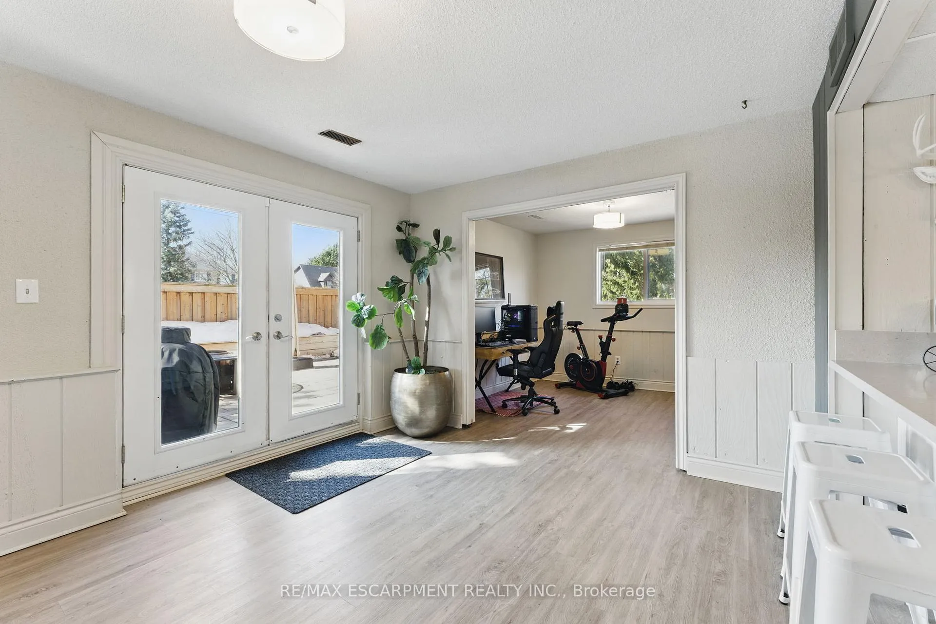 Photo 20 of 563 Tuscarora Drive, Hamilton, Ancaster — HOMEH
