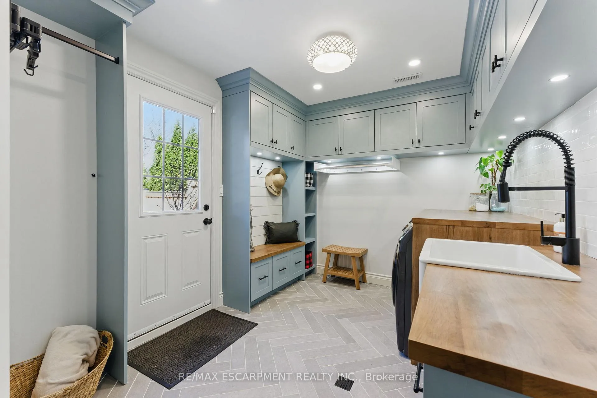 Photo 23 of 563 Tuscarora Drive, Hamilton, Ancaster — HOMEH