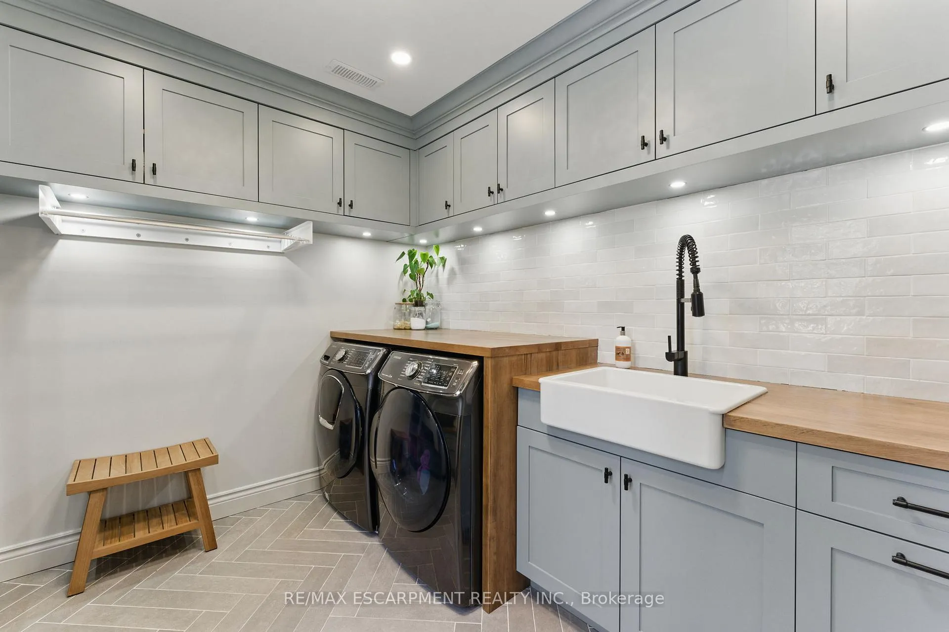 Photo 24 of 563 Tuscarora Drive, Hamilton, Ancaster — HOMEH