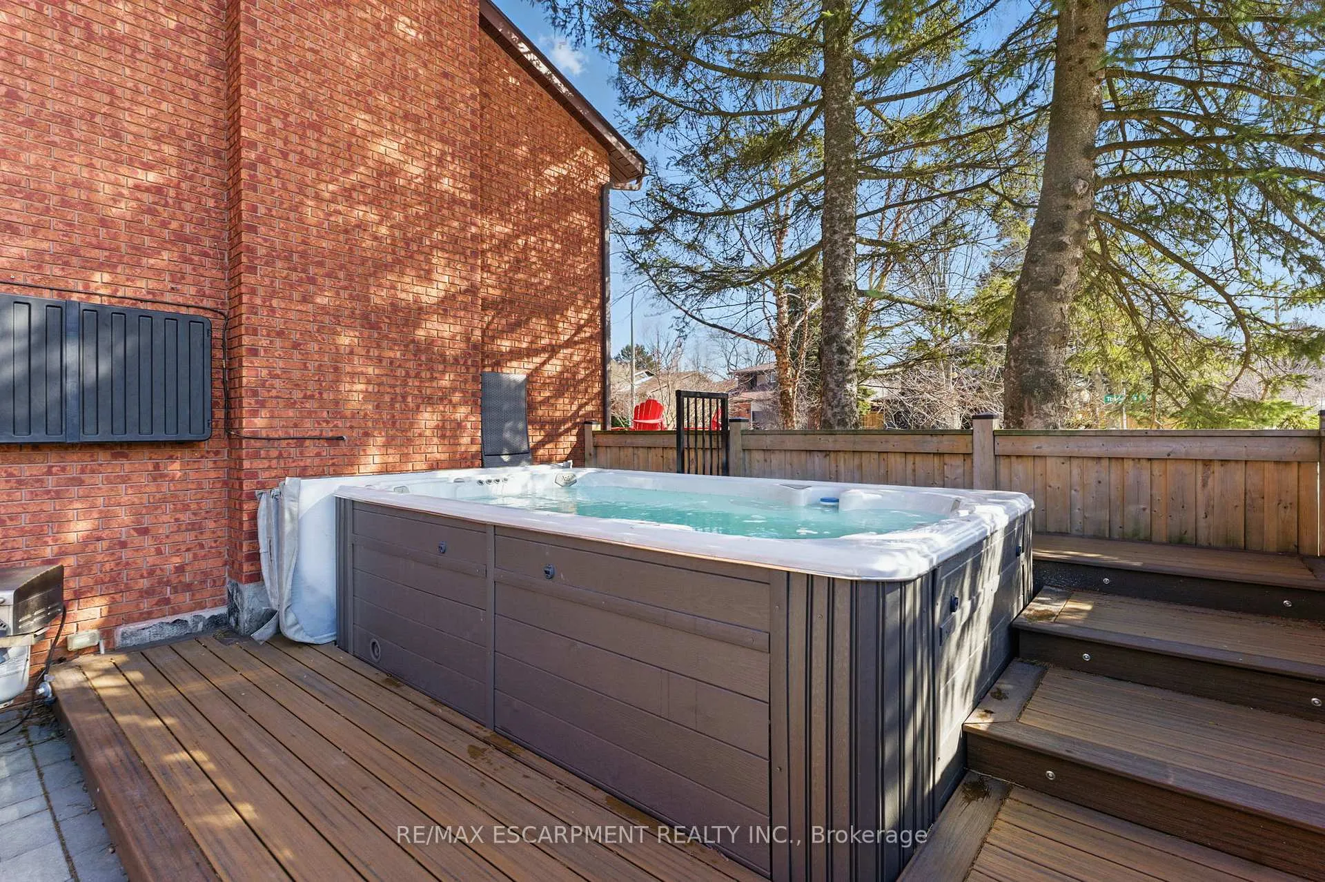 Photo 25 of 563 Tuscarora Drive, Hamilton, Ancaster — HOMEH