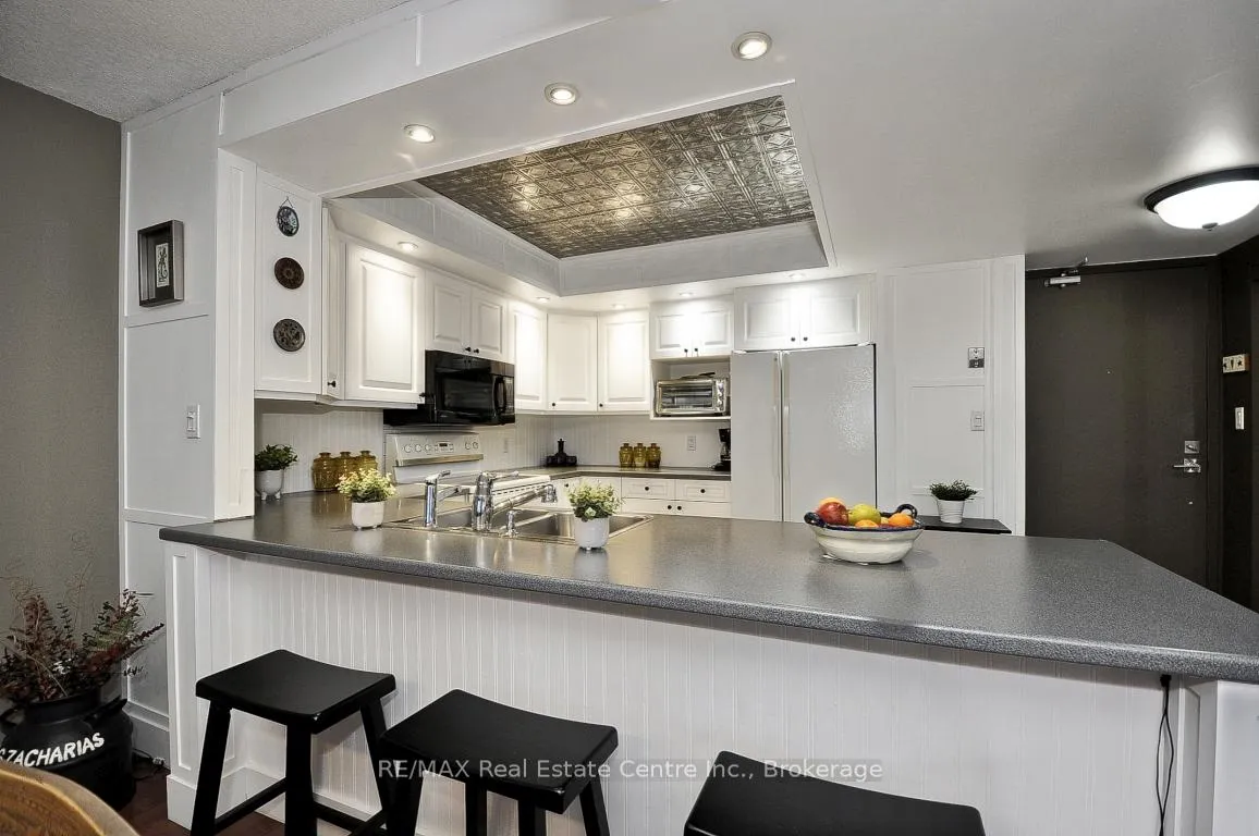 Photo 2 of Unit 1706, 190 Hespeler Road, Cambridge — HOMEH