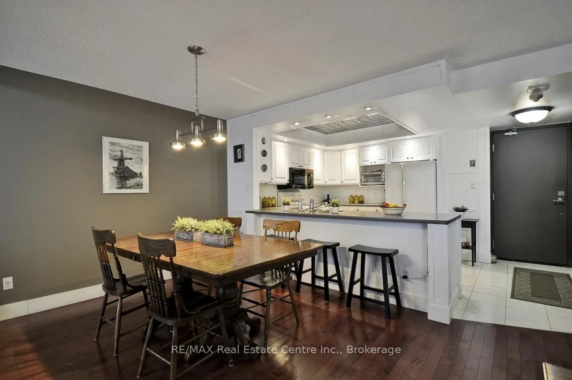 Photo 5 of Unit 1706, 190 Hespeler Road, Cambridge — HOMEH