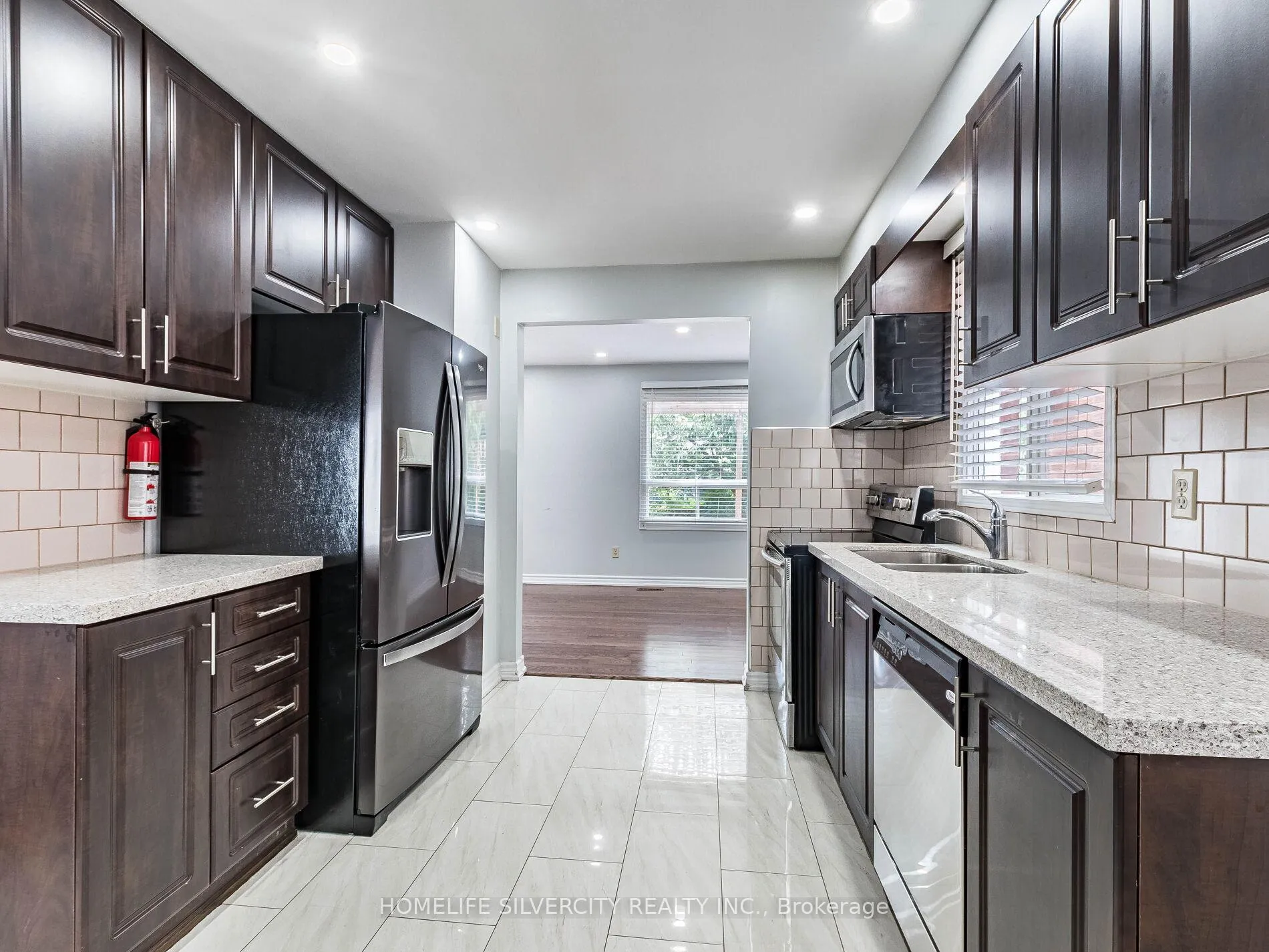 Photo 20 of 30 Castlehill Road, Brampton, Northwood Park — HOMEH