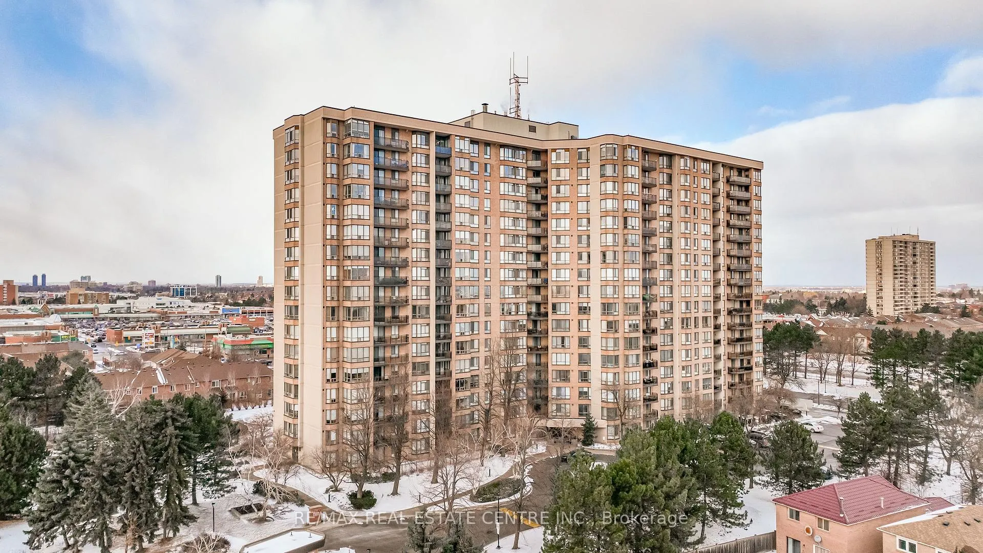 Front of Unit 806, 20 Cherrytree Drive