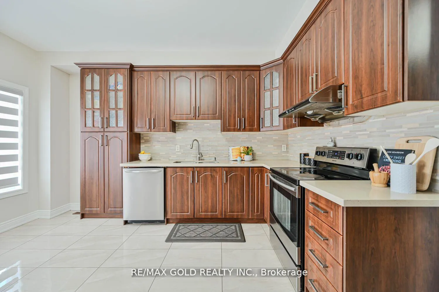 Photo 3 of 37 Redwillow Road, Brampton, Bram East — HOMEH