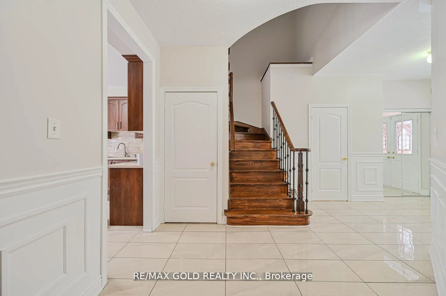 Photo 14 of 37 Redwillow Road, Brampton, Bram East — HOMEH