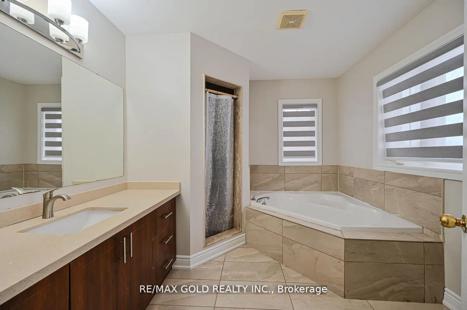 Photo 21 of 37 Redwillow Road, Brampton, Bram East — HOMEH