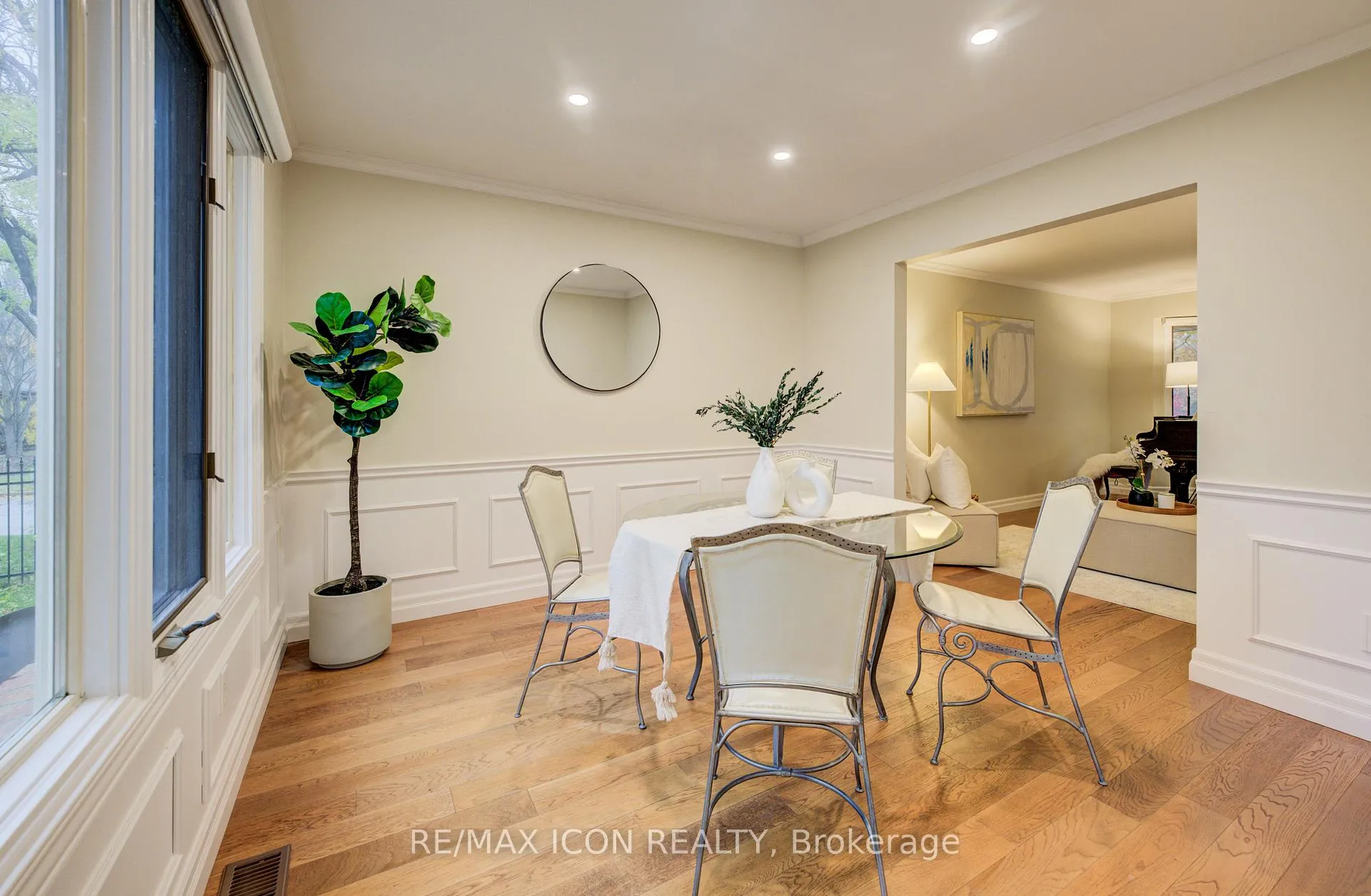 Photo 8 of 2 Dunnington Court, Kitchener — HOMEH