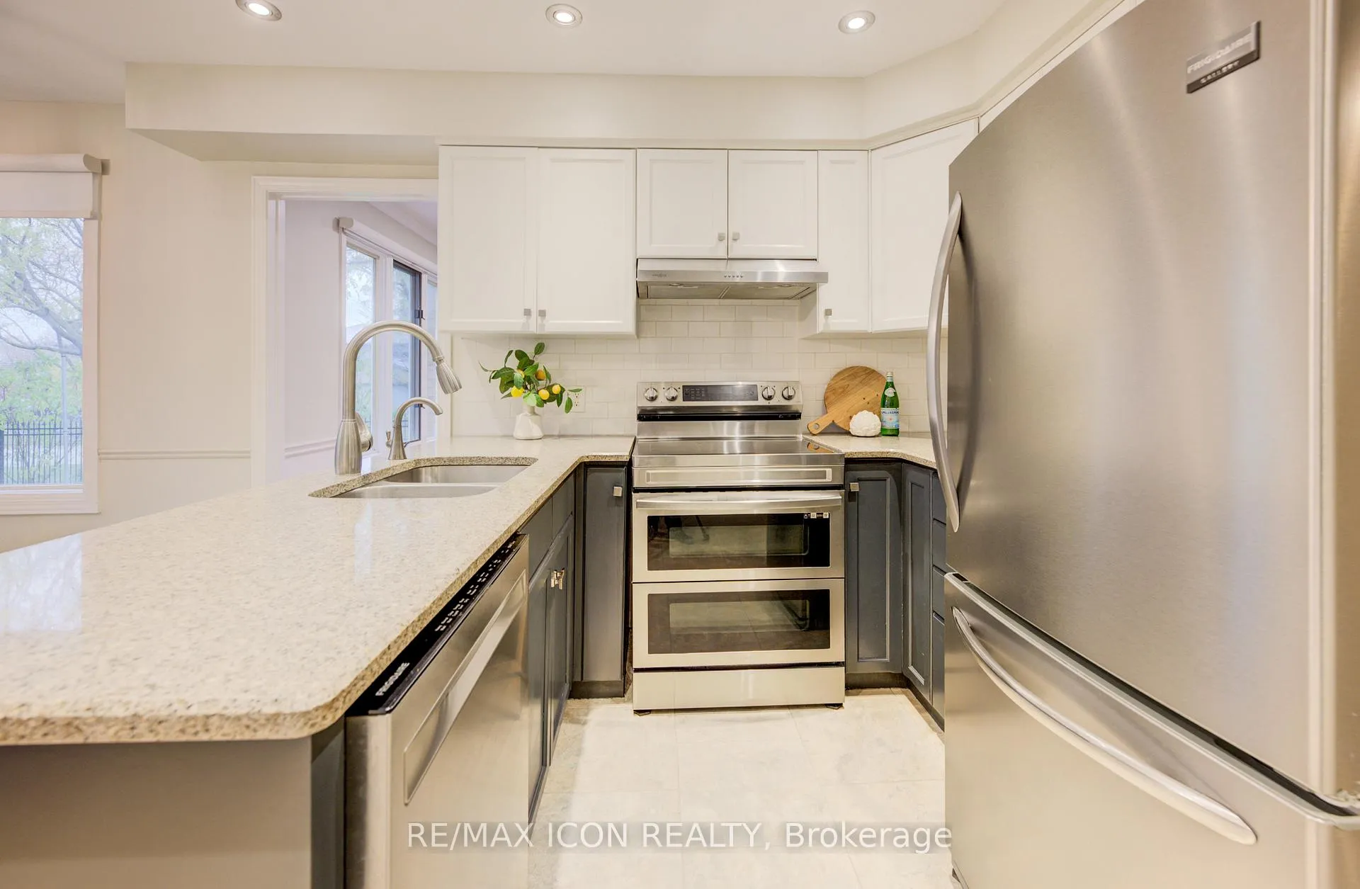 Photo 14 of 2 Dunnington Court, Kitchener — HOMEH