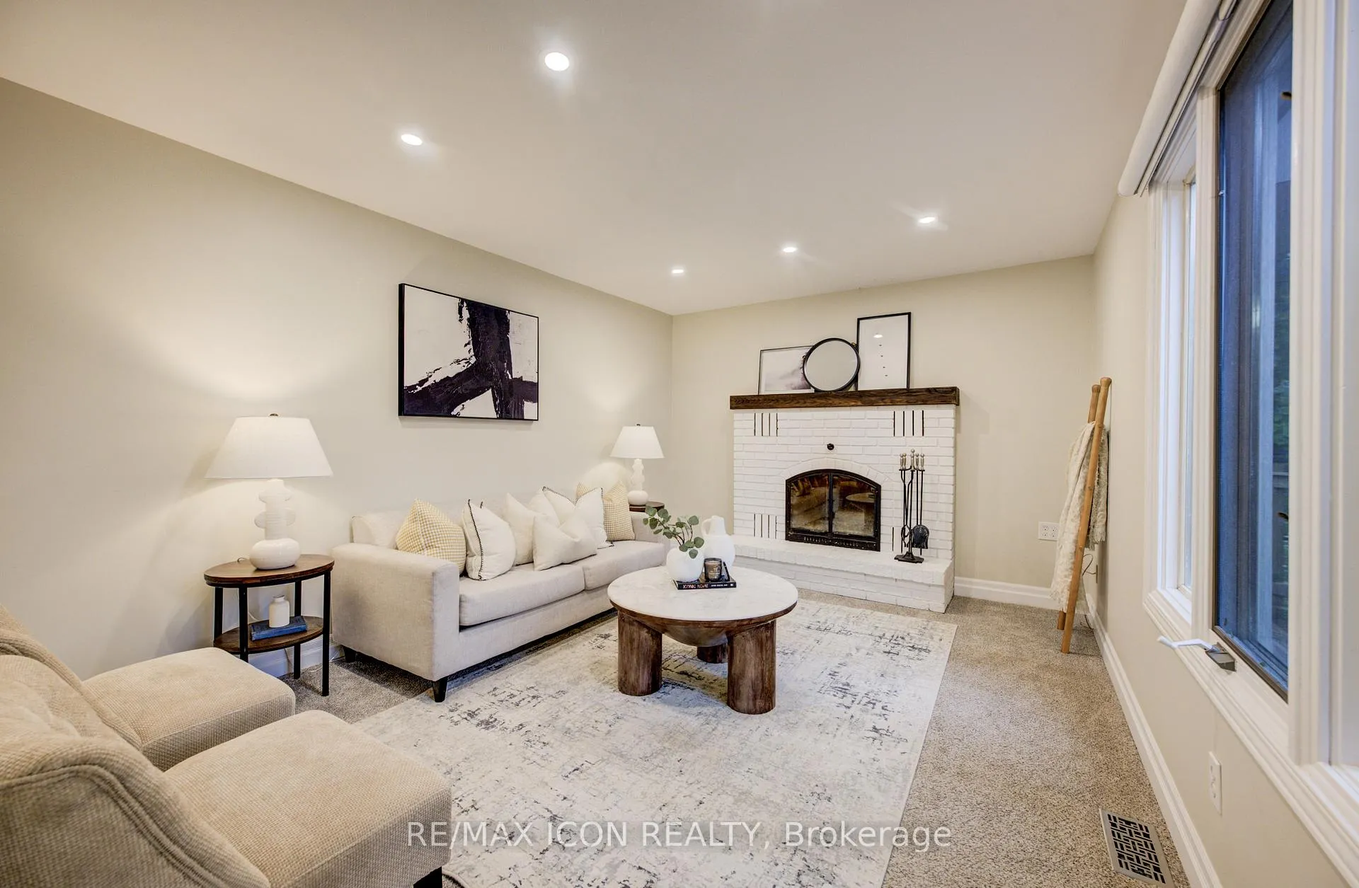 Photo 17 of 2 Dunnington Court, Kitchener — HOMEH