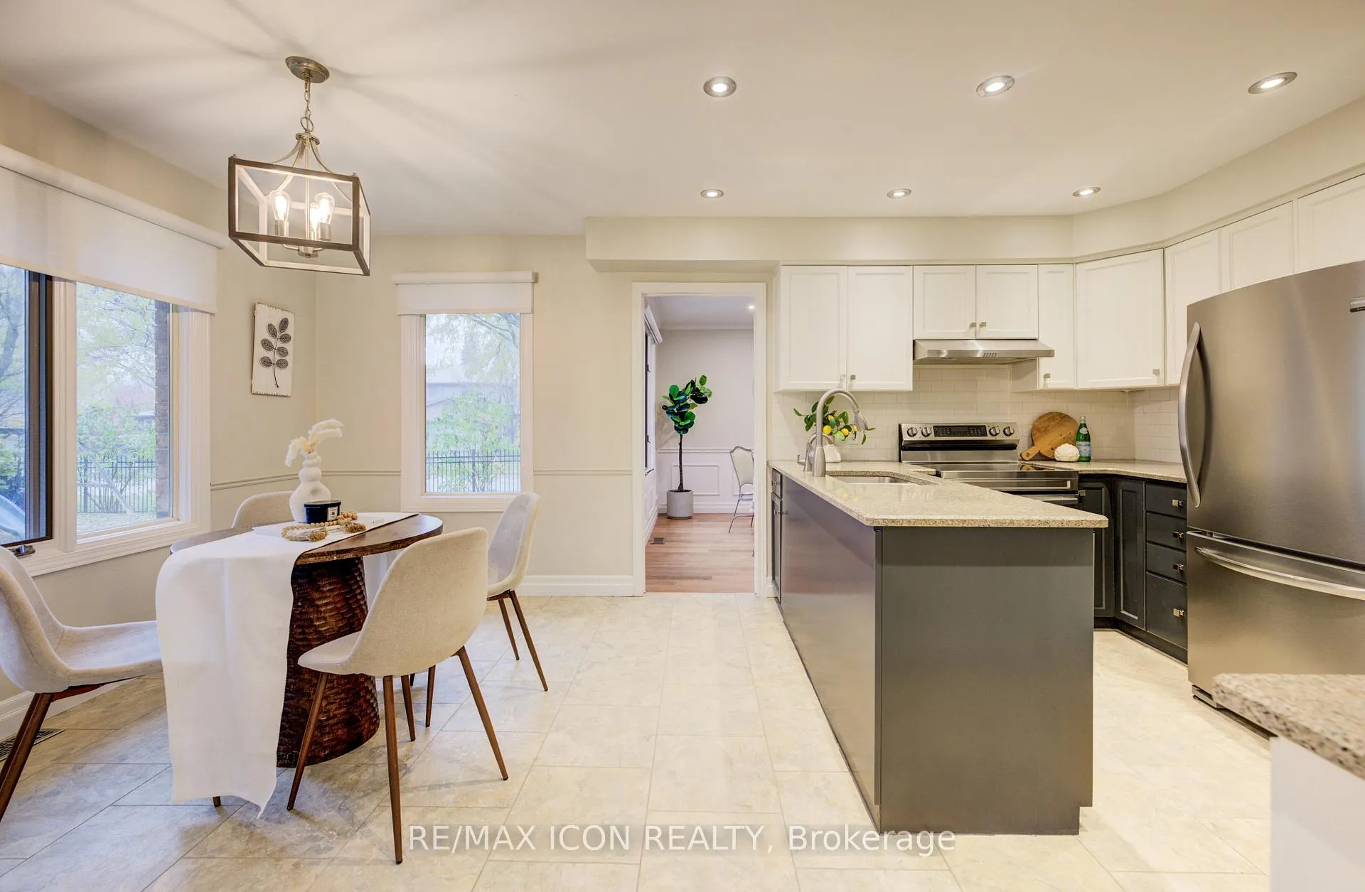 Photo 20 of 2 Dunnington Court, Kitchener — HOMEH