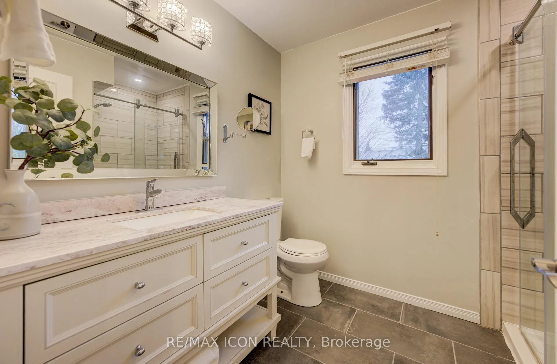Photo 32 of 2 Dunnington Court, Kitchener — HOMEH