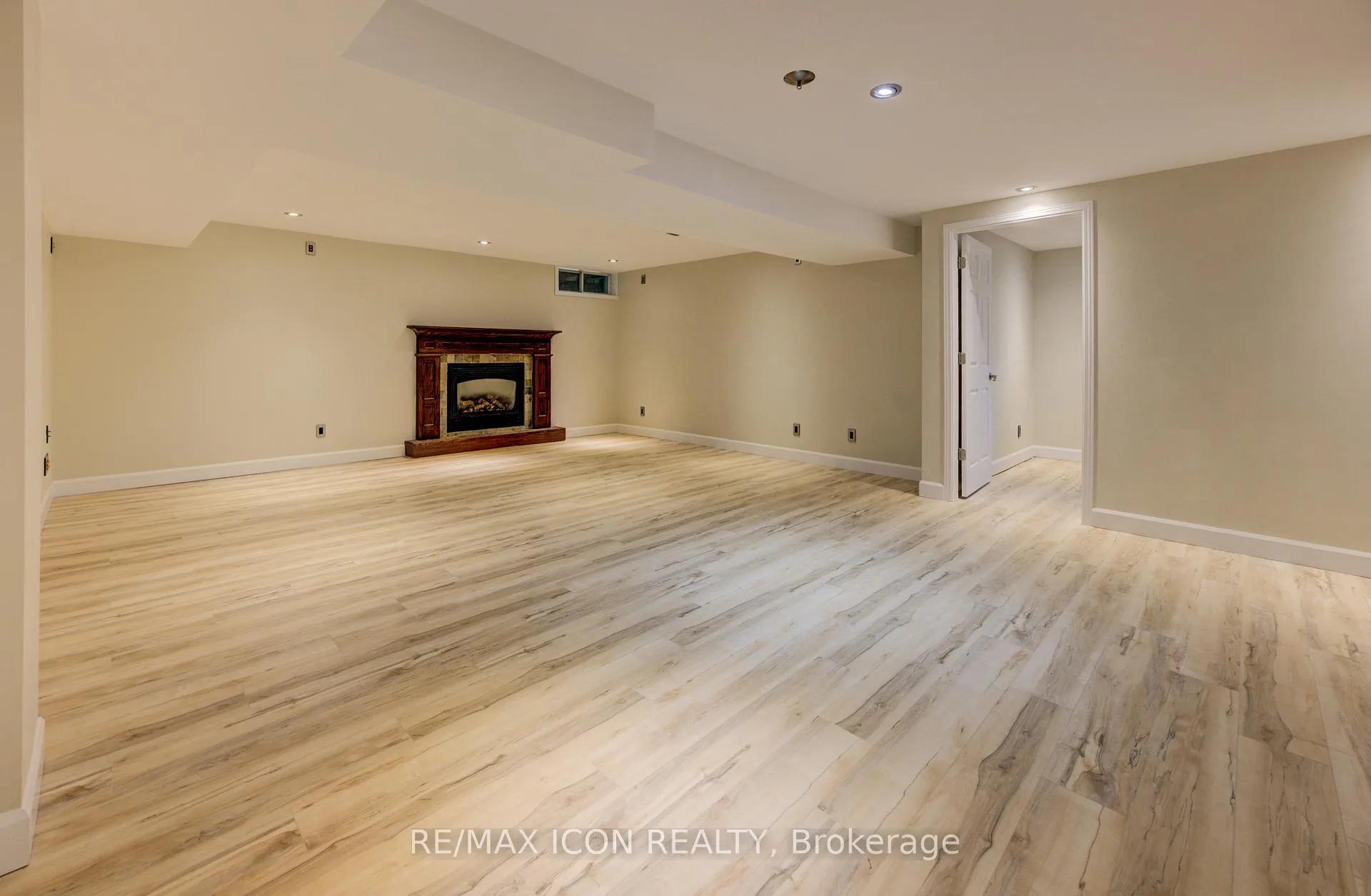 Photo 39 of 2 Dunnington Court, Kitchener — HOMEH