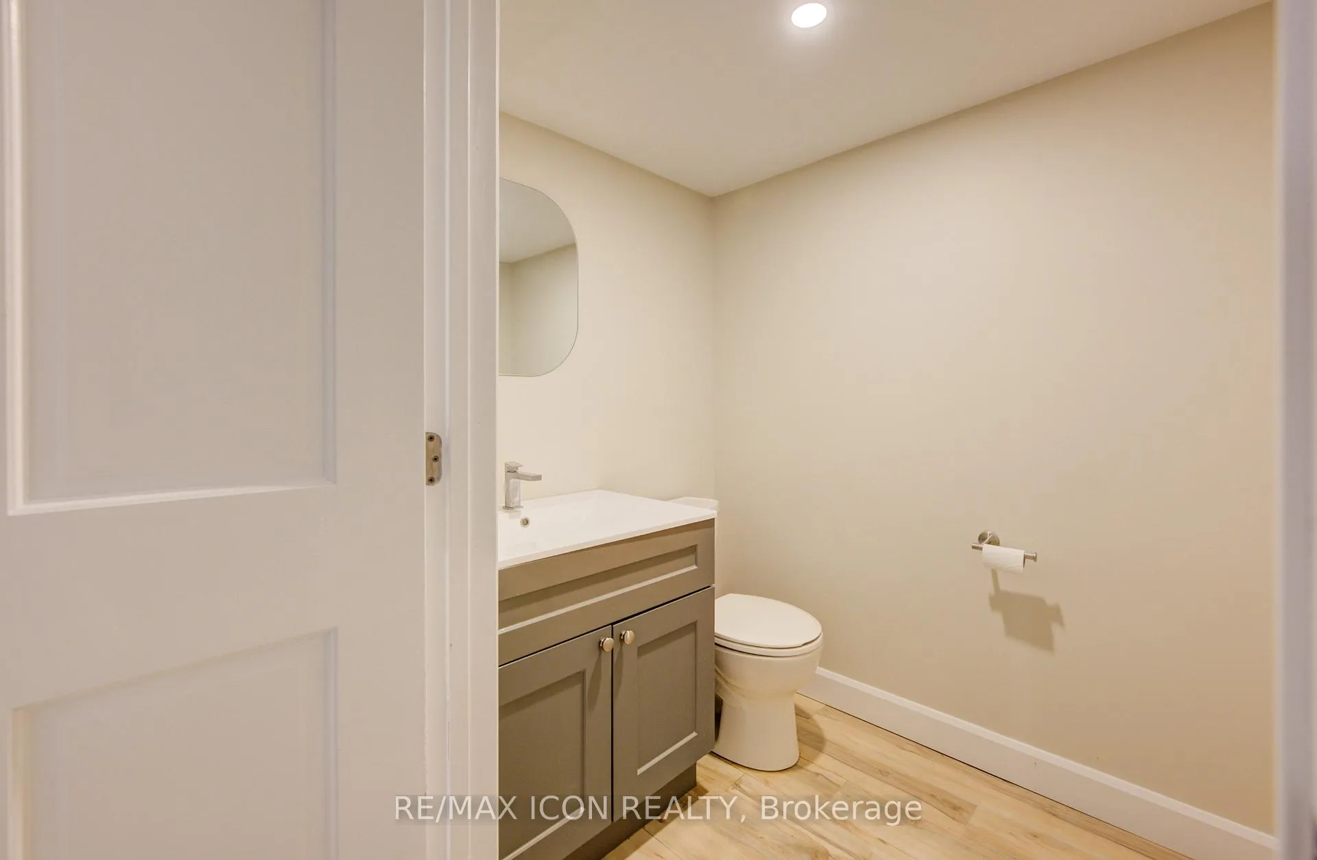 Photo 43 of 2 Dunnington Court, Kitchener — HOMEH