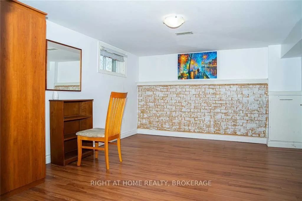 Photo 24 of 68 West 4th Street, Hamilton, Bonnington — HOMEH