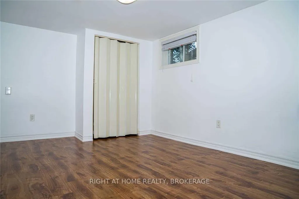 Photo 29 of 68 West 4th Street, Hamilton, Bonnington — HOMEH