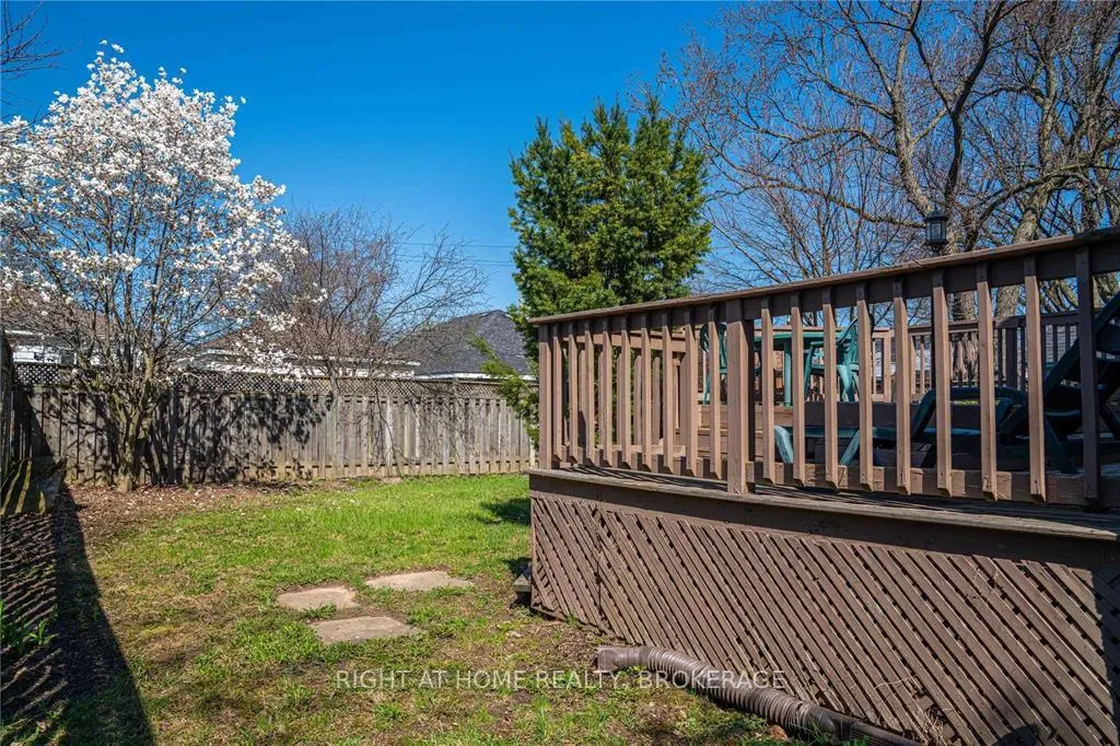 Photo 33 of 68 West 4th Street, Hamilton, Bonnington — HOMEH