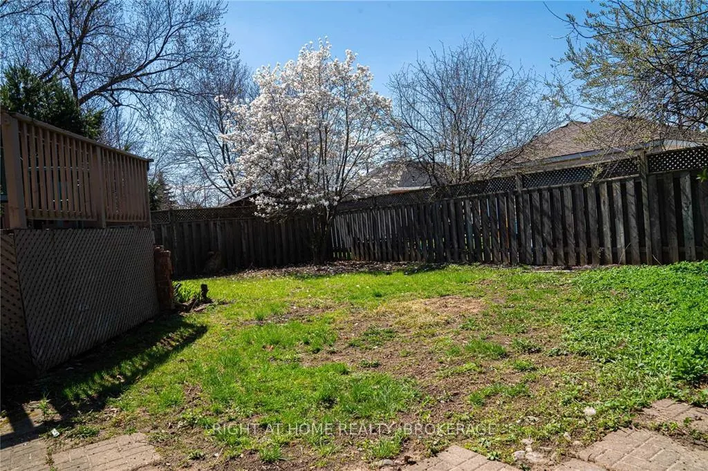 Photo 39 of 68 West 4th Street, Hamilton, Bonnington — HOMEH