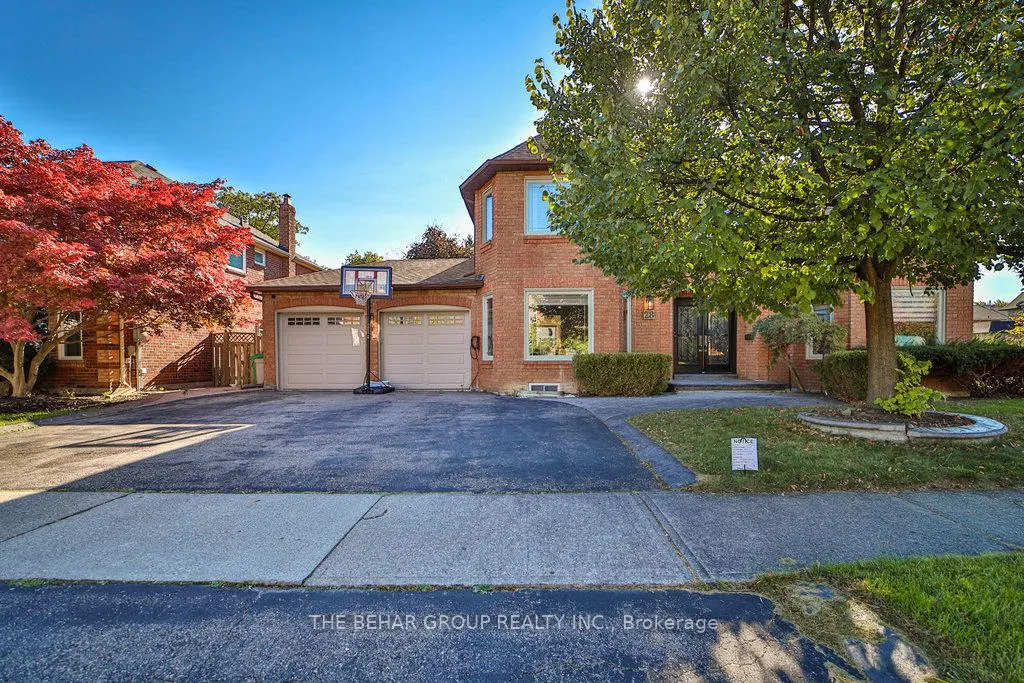 Front of 28 Ridelle Court
