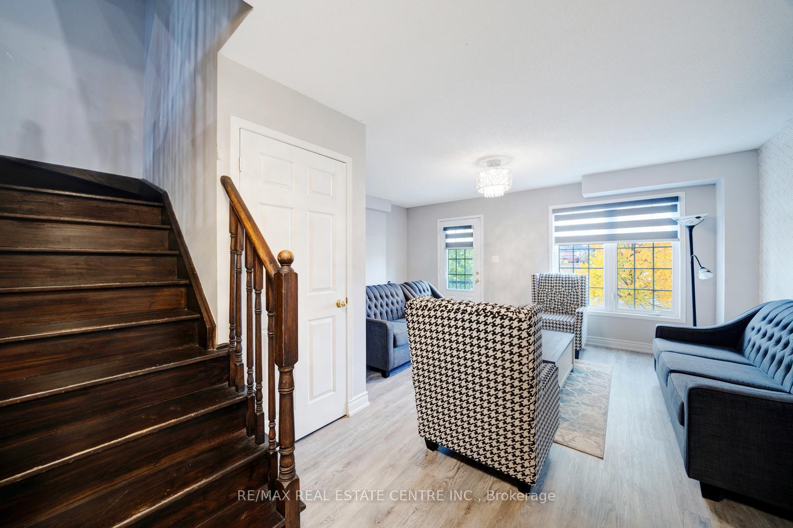 Photo 6 of 553 Rossland Road E, Ajax, Central East — HOMEH