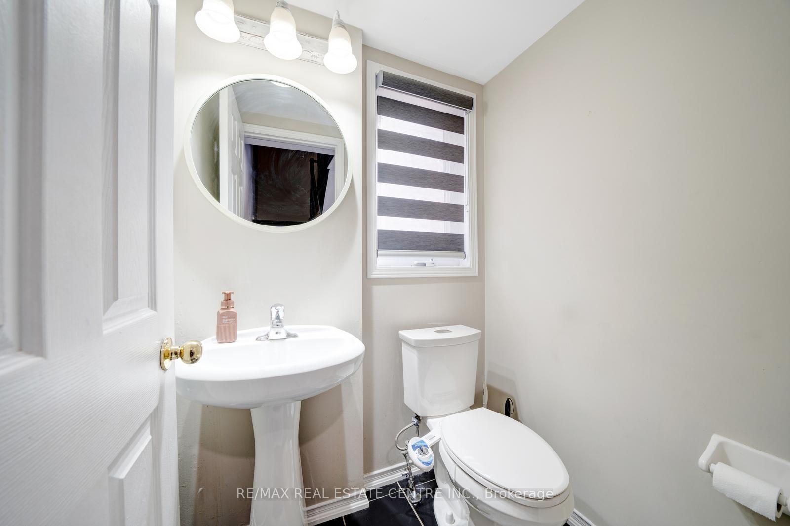 Photo 14 of 553 Rossland Road E, Ajax, Central East — HOMEH