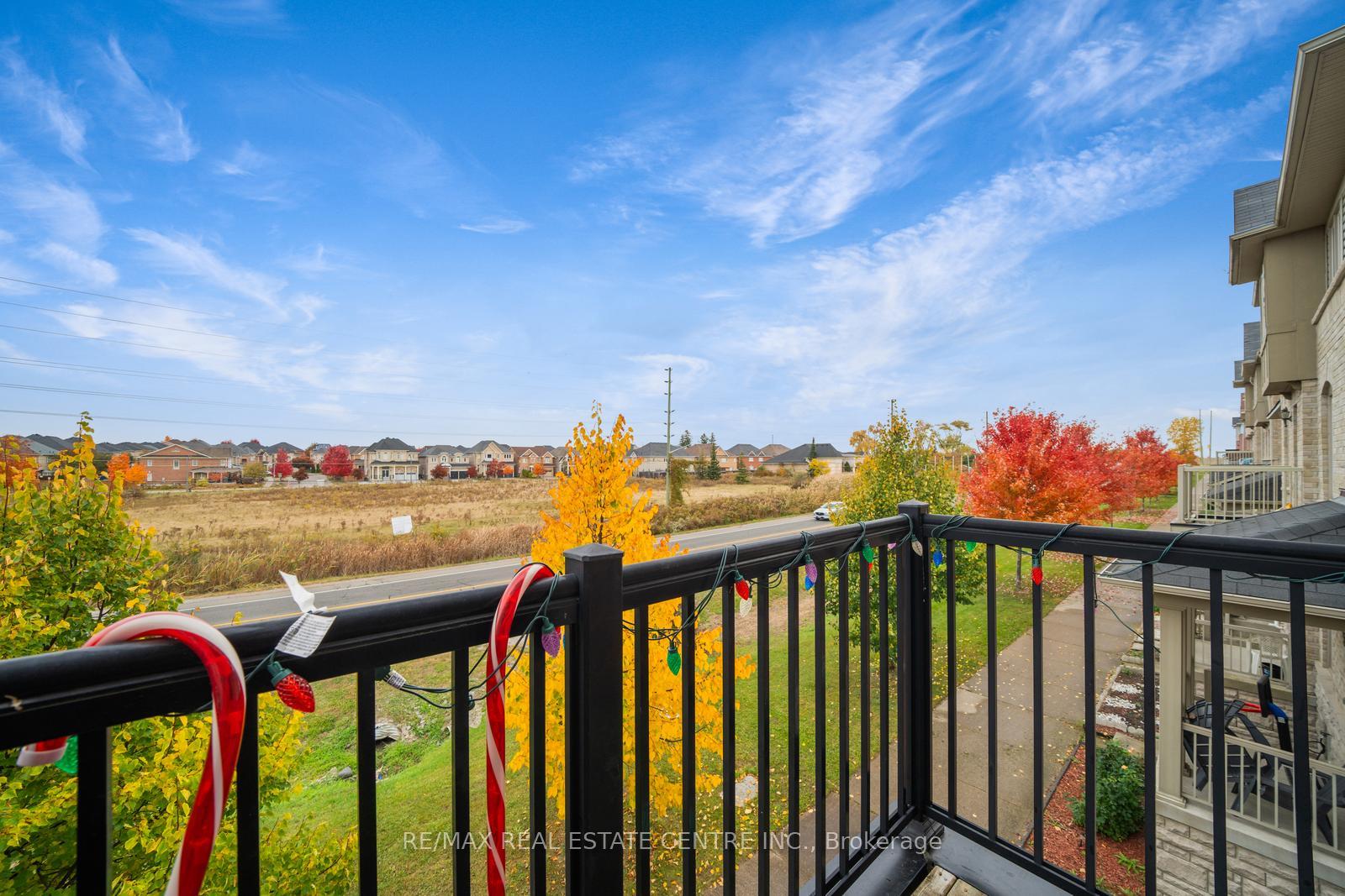 Photo 22 of 553 Rossland Road E, Ajax, Central East — HOMEH