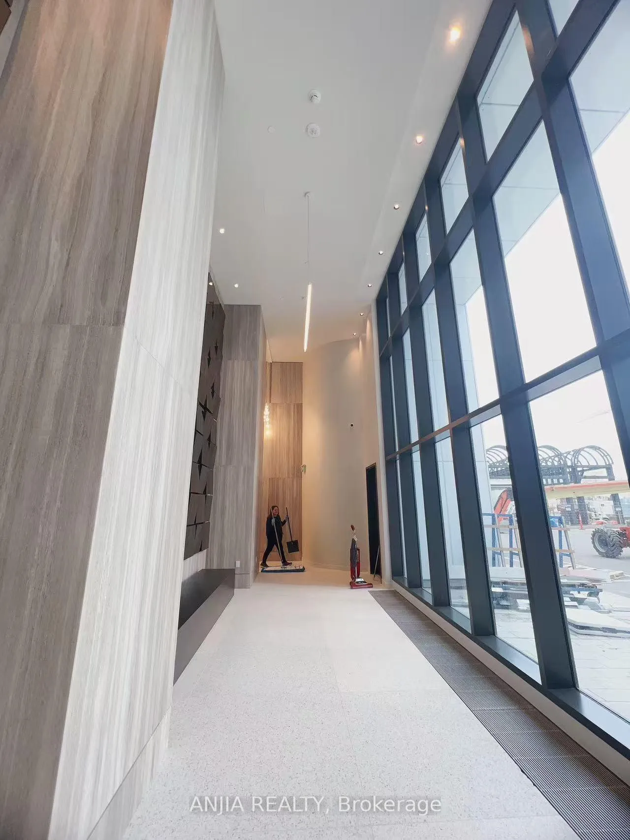 Photo 2 of Unit 1710, 225 Commerce Street, Vaughan, Vaughan Corporate Centre — HOMEH