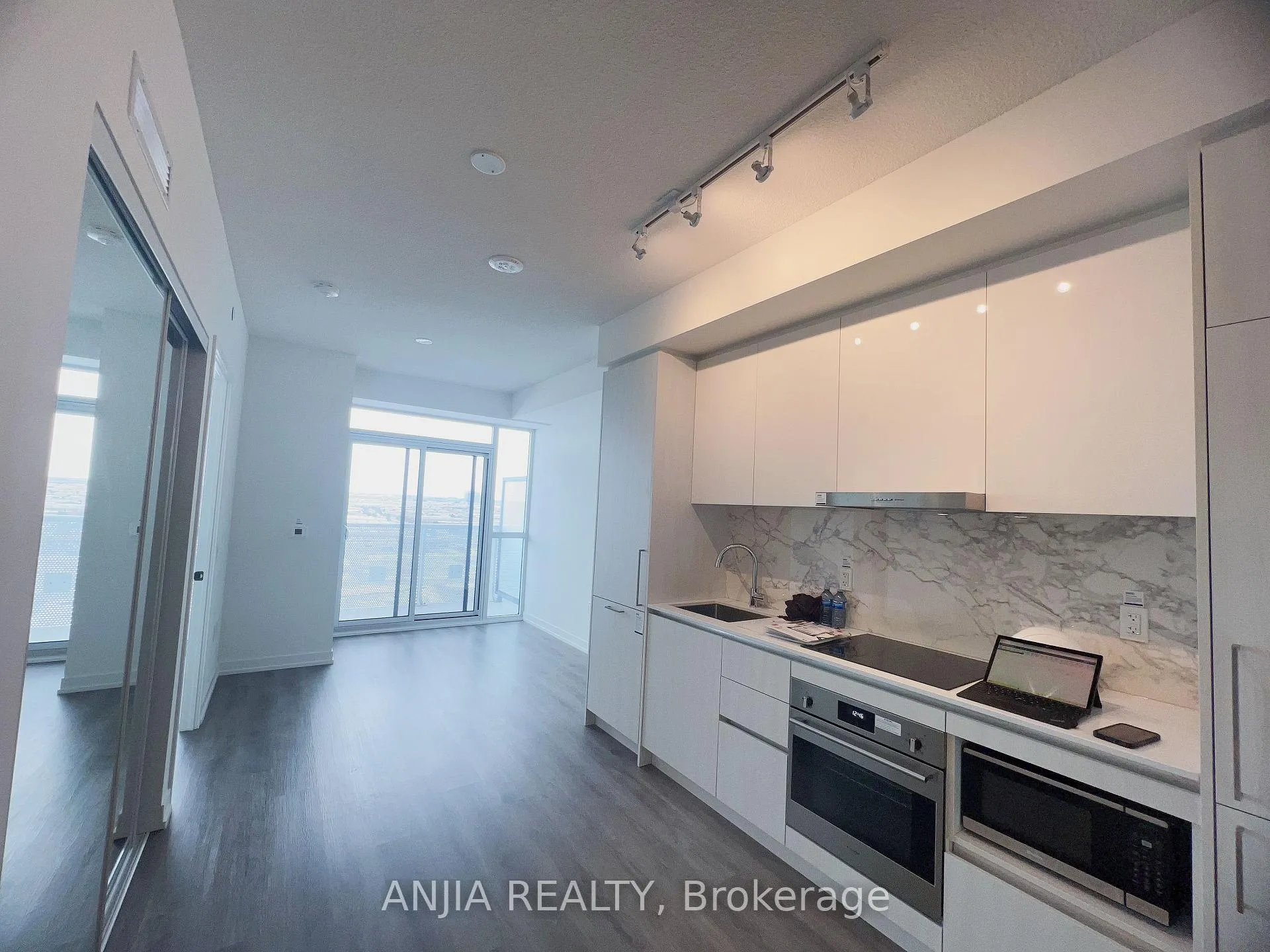 Photo 3 of Unit 1710, 225 Commerce Street, Vaughan, Vaughan Corporate Centre — HOMEH