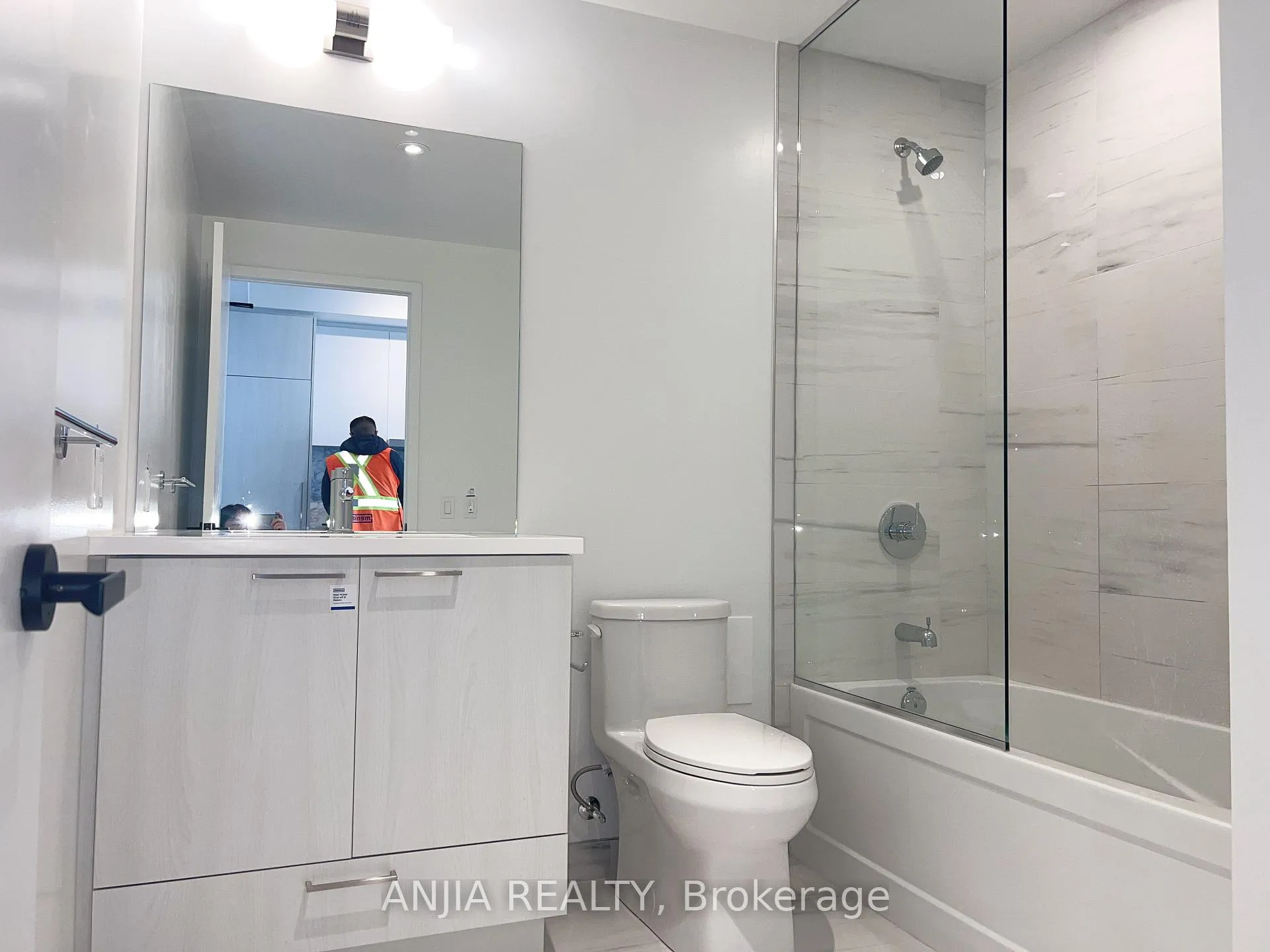Photo 10 of Unit 1710, 225 Commerce Street, Vaughan, Vaughan Corporate Centre — HOMEH
