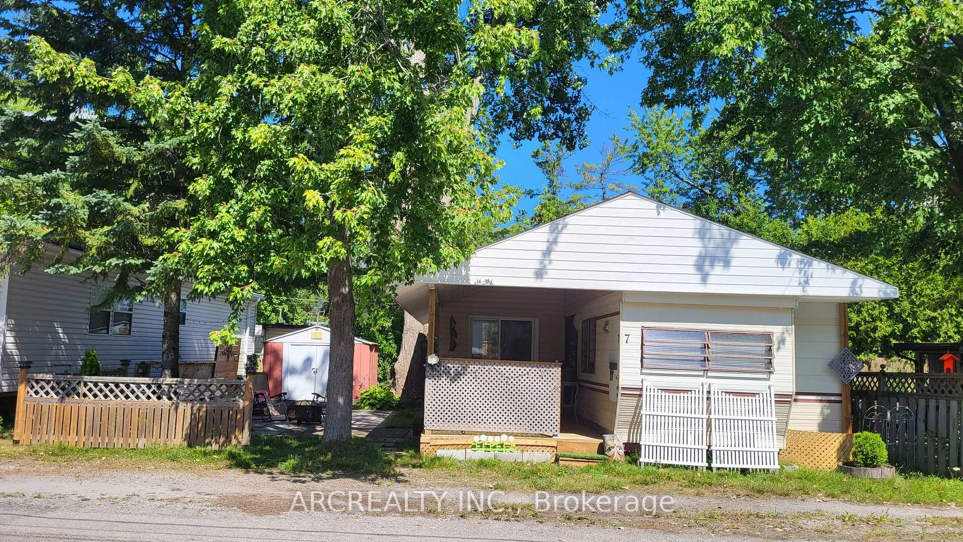 Photo 1 of 7 Cardinal Lane, Georgina, Pefferlaw — HOMEH