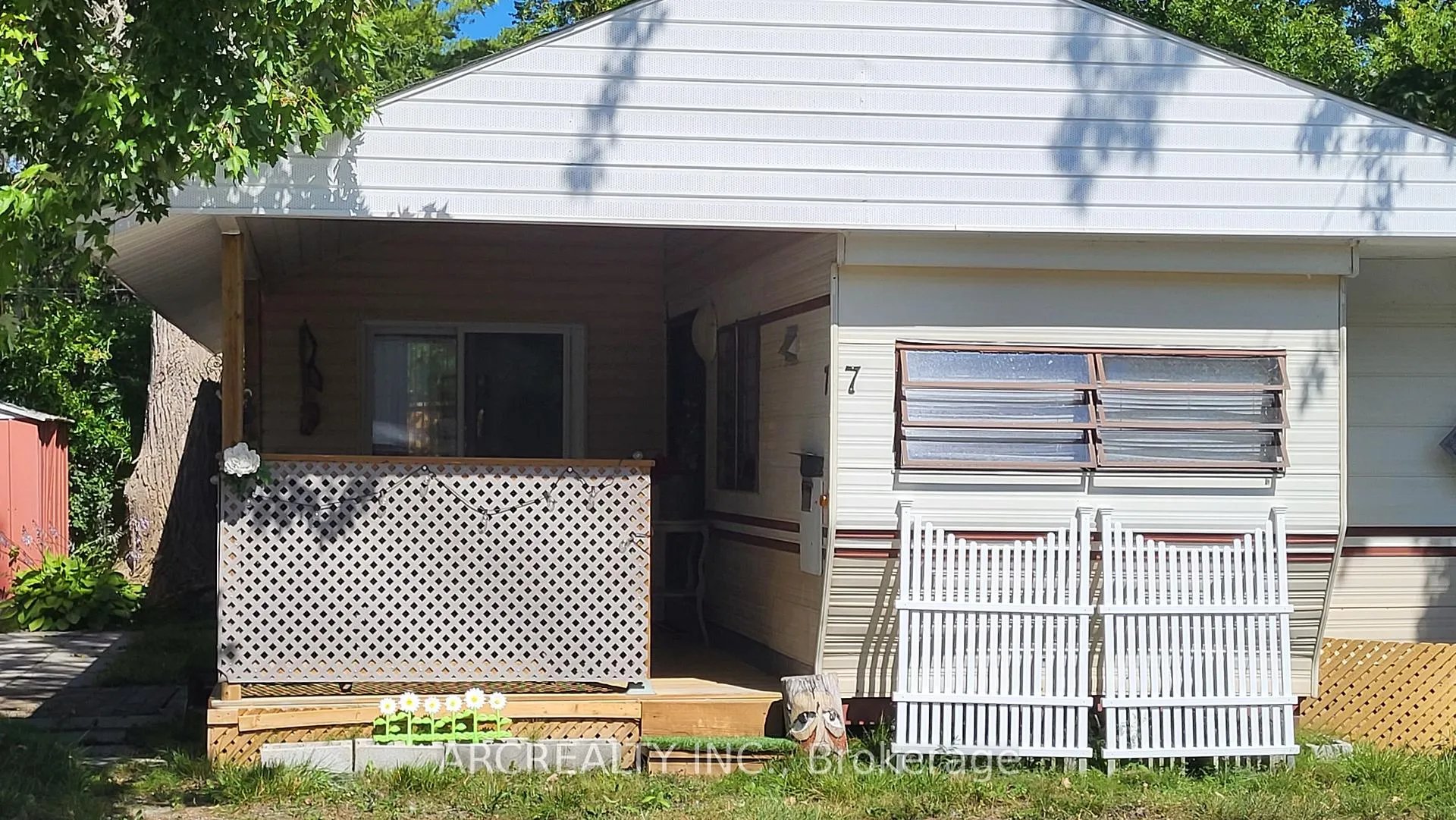Photo 2 of 7 Cardinal Lane, Georgina, Pefferlaw — HOMEH