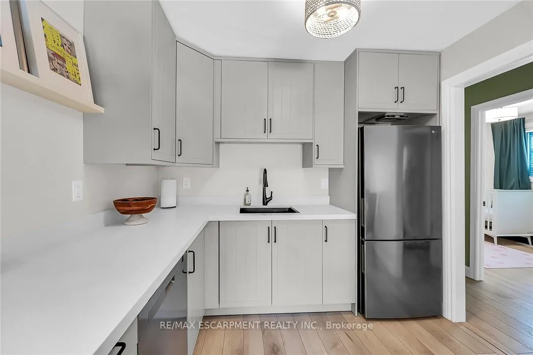 Photo 13 of 158 Wendover Drive, Hamilton, Fessenden — HOMEH