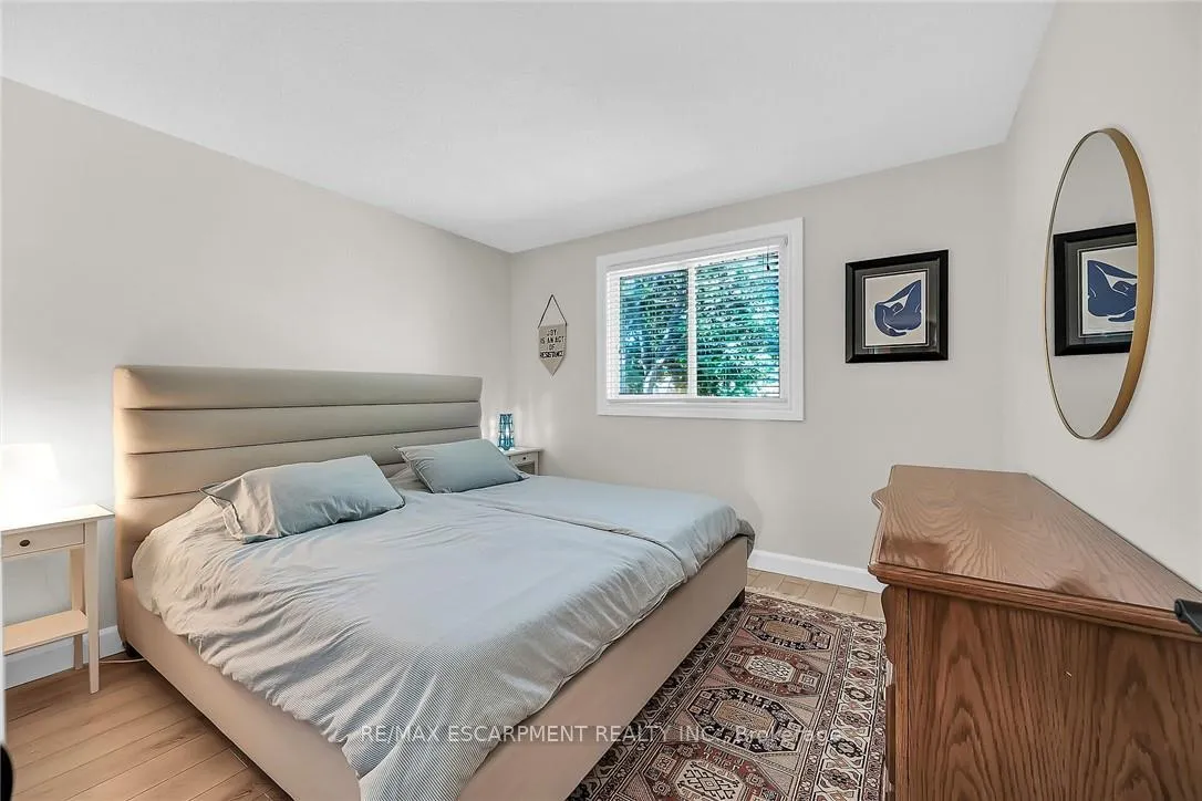 Photo 14 of 158 Wendover Drive, Hamilton, Fessenden — HOMEH