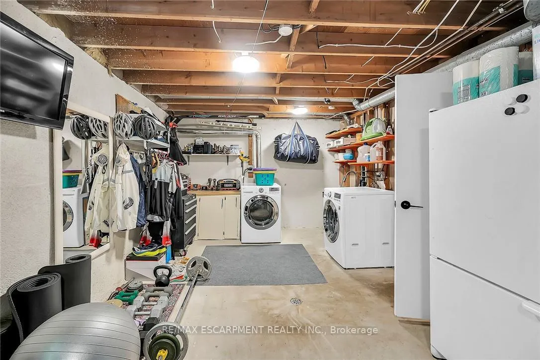Photo 27 of 158 Wendover Drive, Hamilton, Fessenden — HOMEH